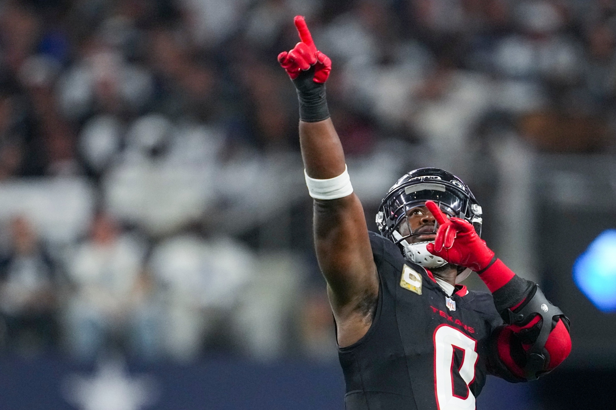 Texans Star Wears Free Palestine Cleats, Ignites Firestorm Before Season Begins