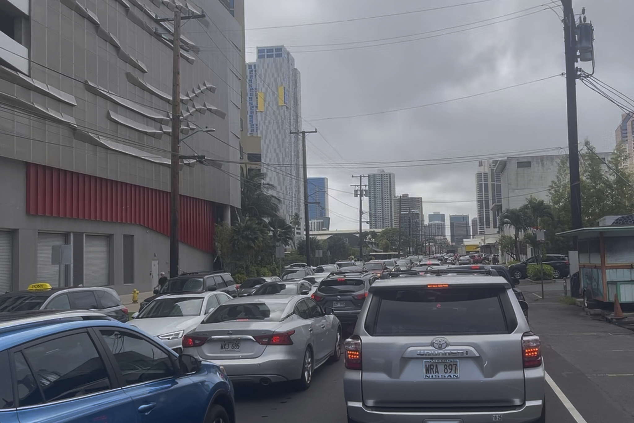A traffic jam forms in Honolulu Tuesday, July 29, 2025 as people heed a lt;HIT gt;tsunami lt;/HIT gt; evacuation warning that coincided with rush hour following a powerful earthquakes in Russias Far East early Wednesday. (AP Photo)