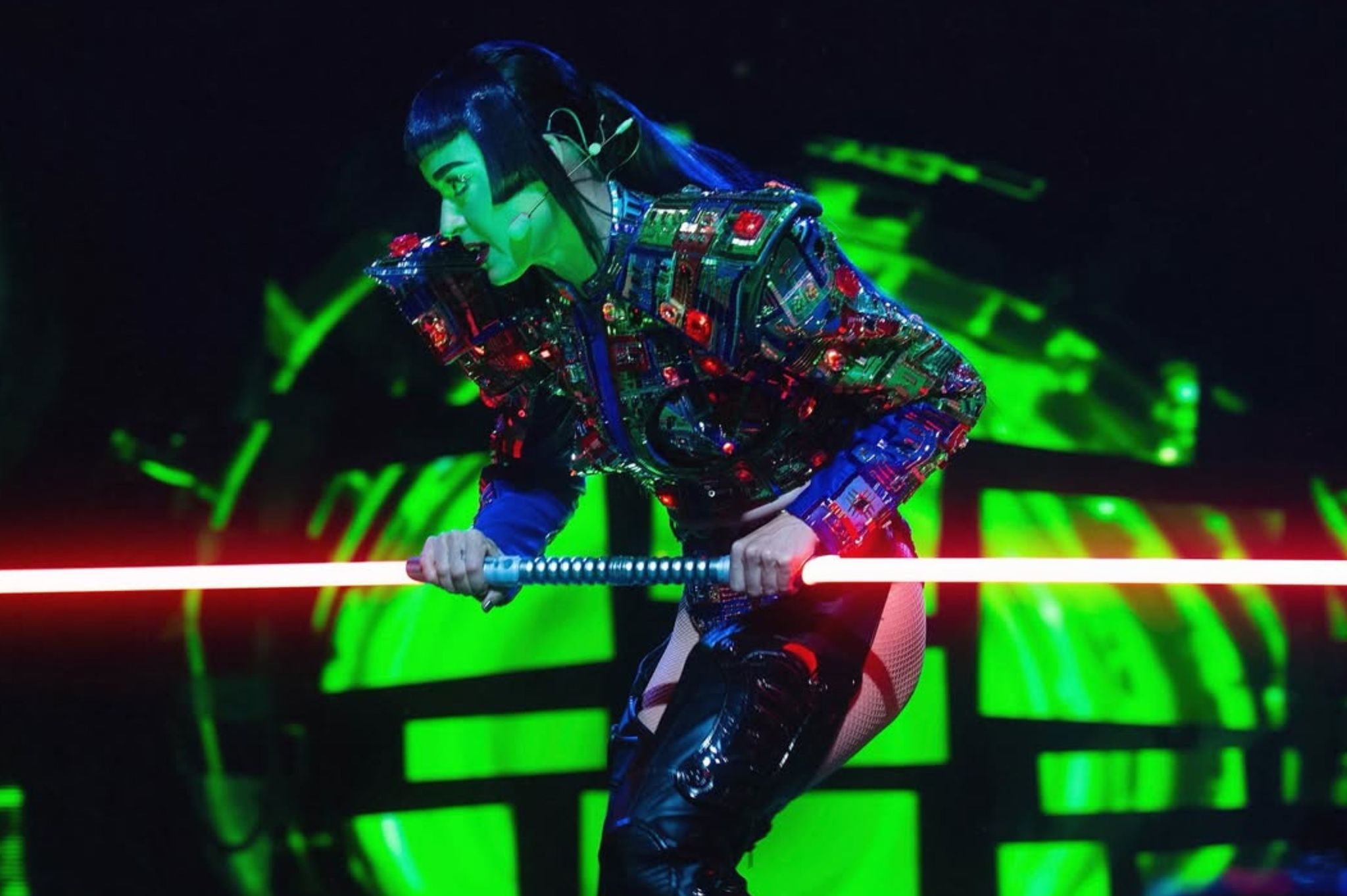 Katy Perry left the audience with many questions after her concert in Canada.