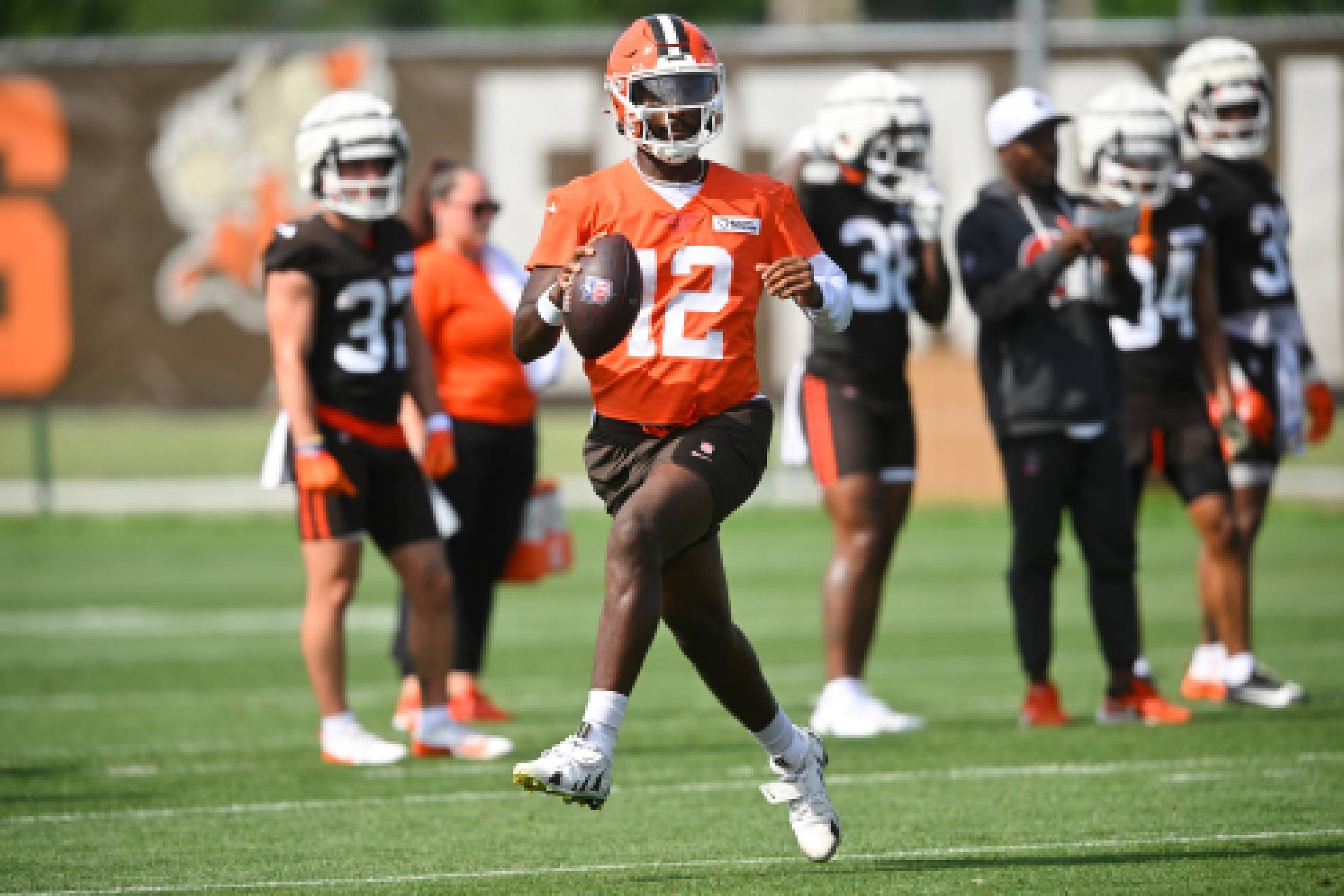 Shedeur Sanders has been abandoned by the Cleveland Browns; Kevin Stefanski is sending him to war without weapons
