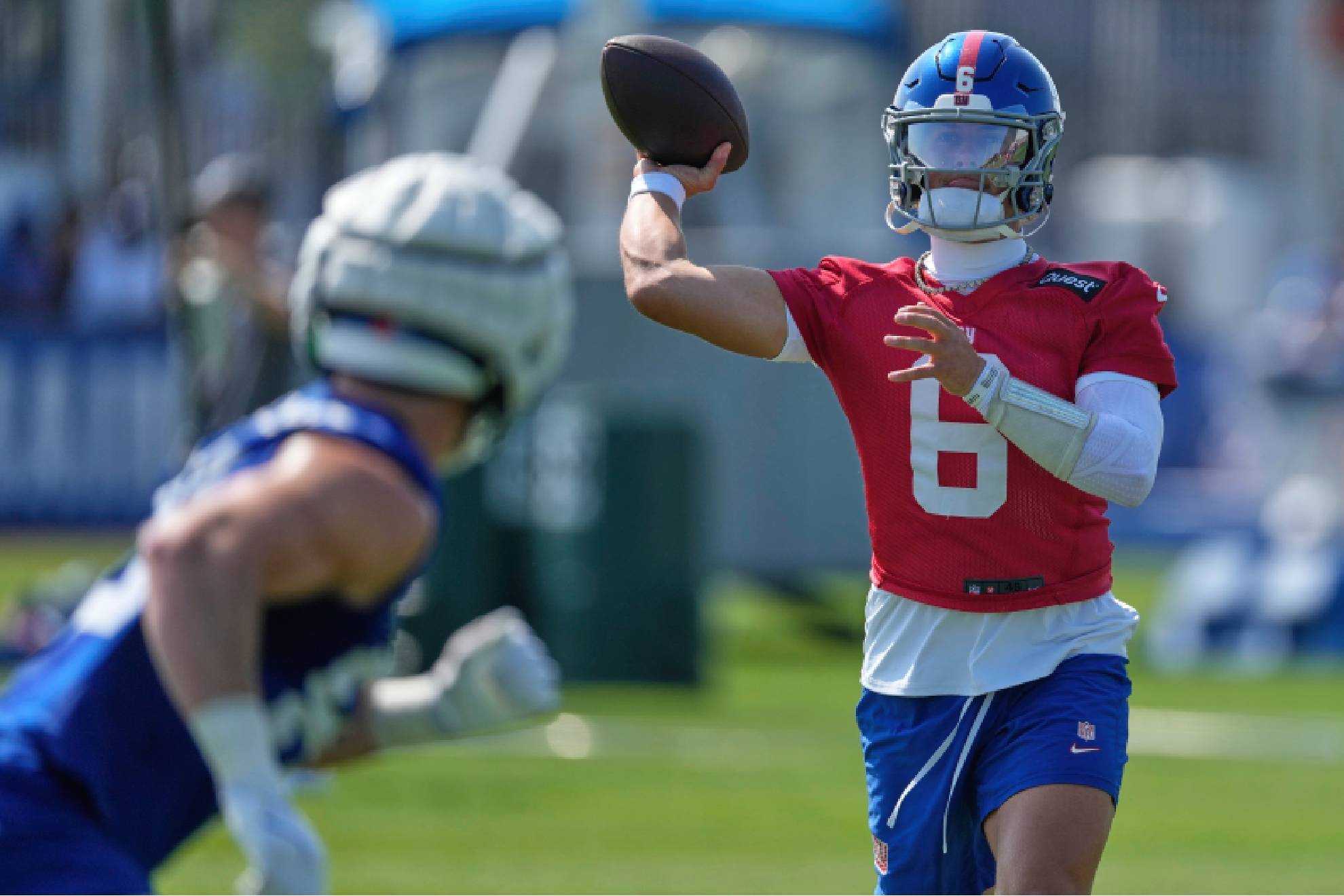 The New York Giants no longer have confidence in Jaxson Dart; hes not even being treated like a first-round quarterback