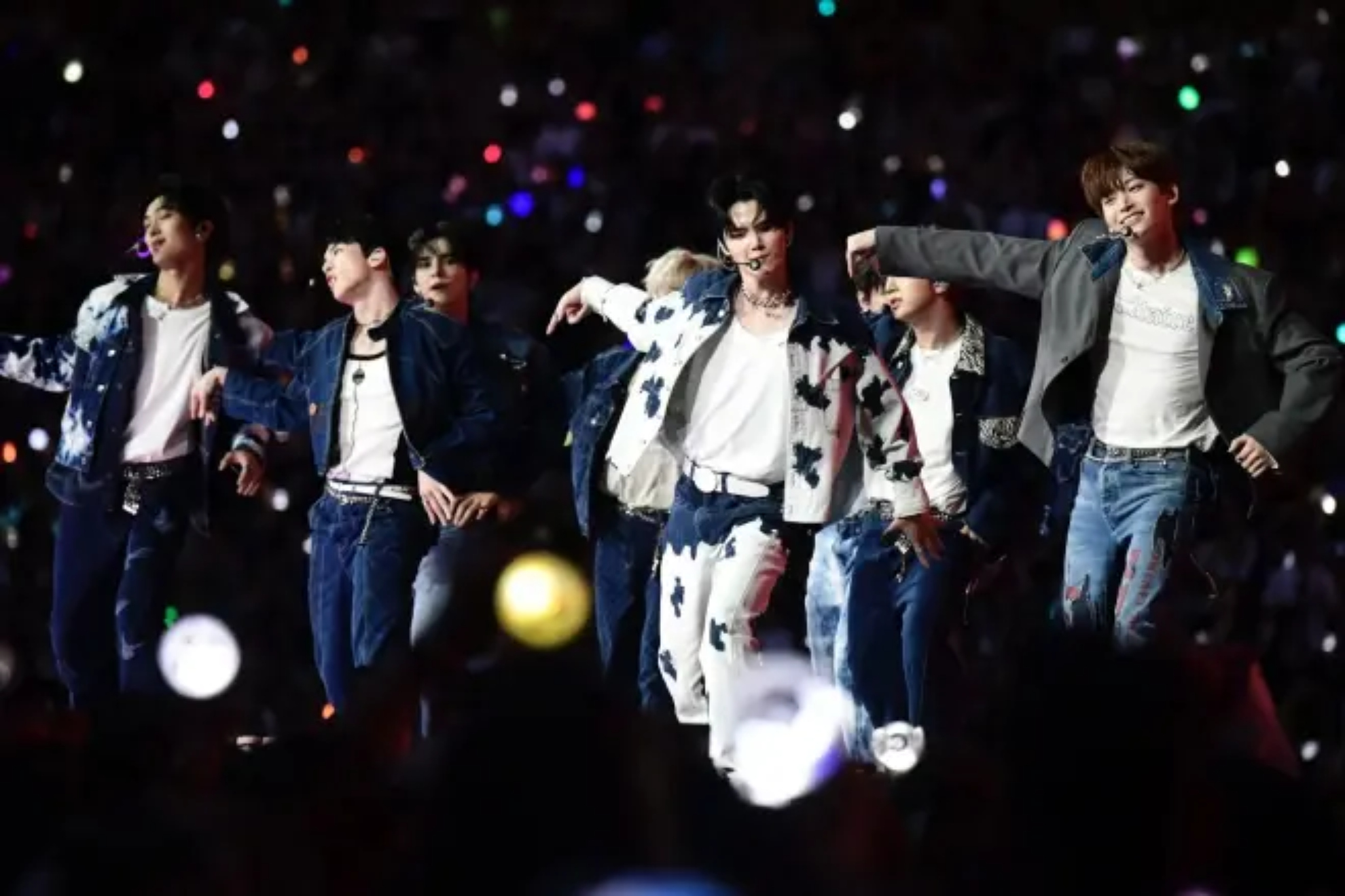 The South Korean band Cravity.