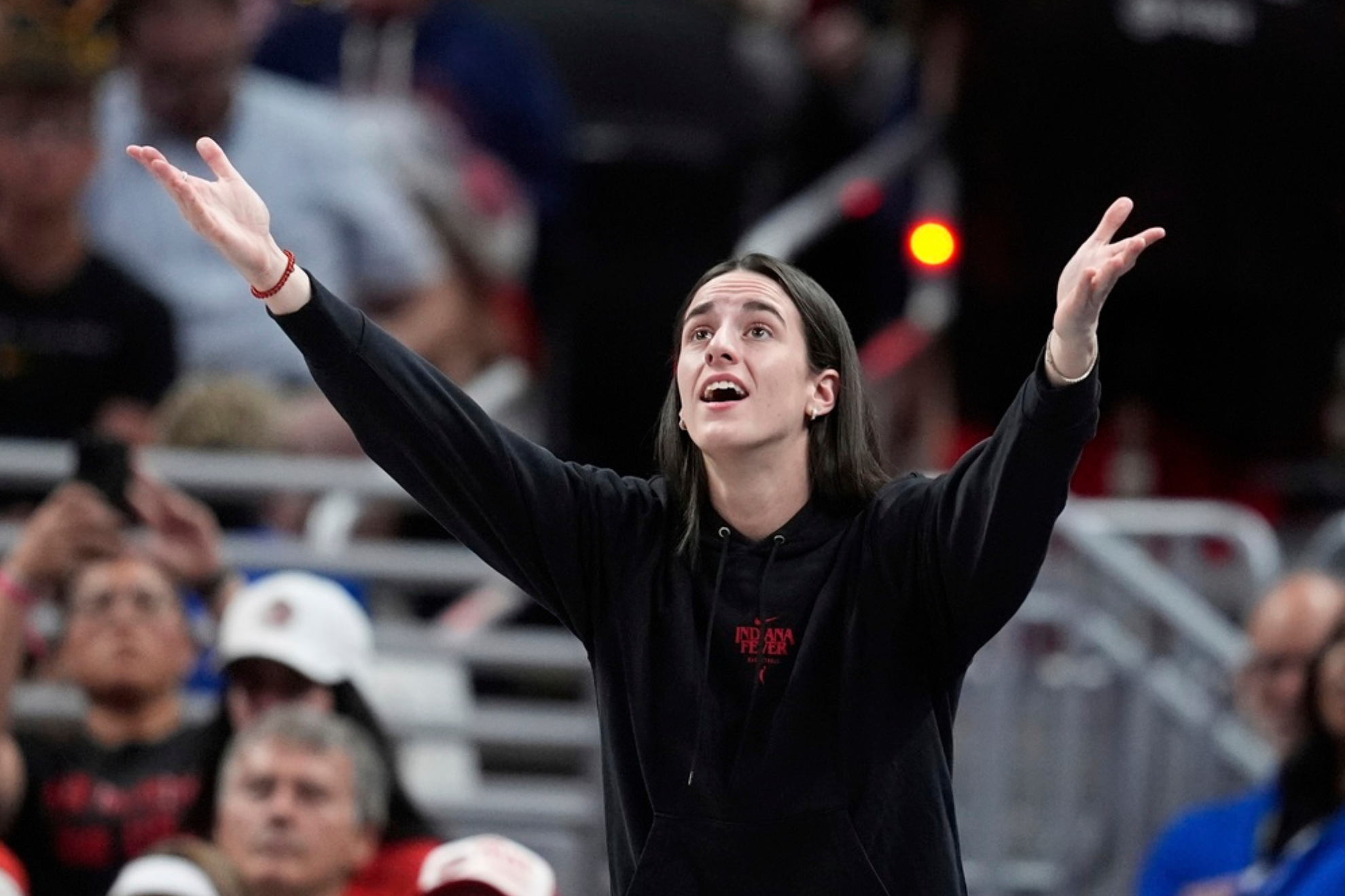 Caitlin Clark shocks fans by rejecting an incredible deal before joining the Indiana Fever
