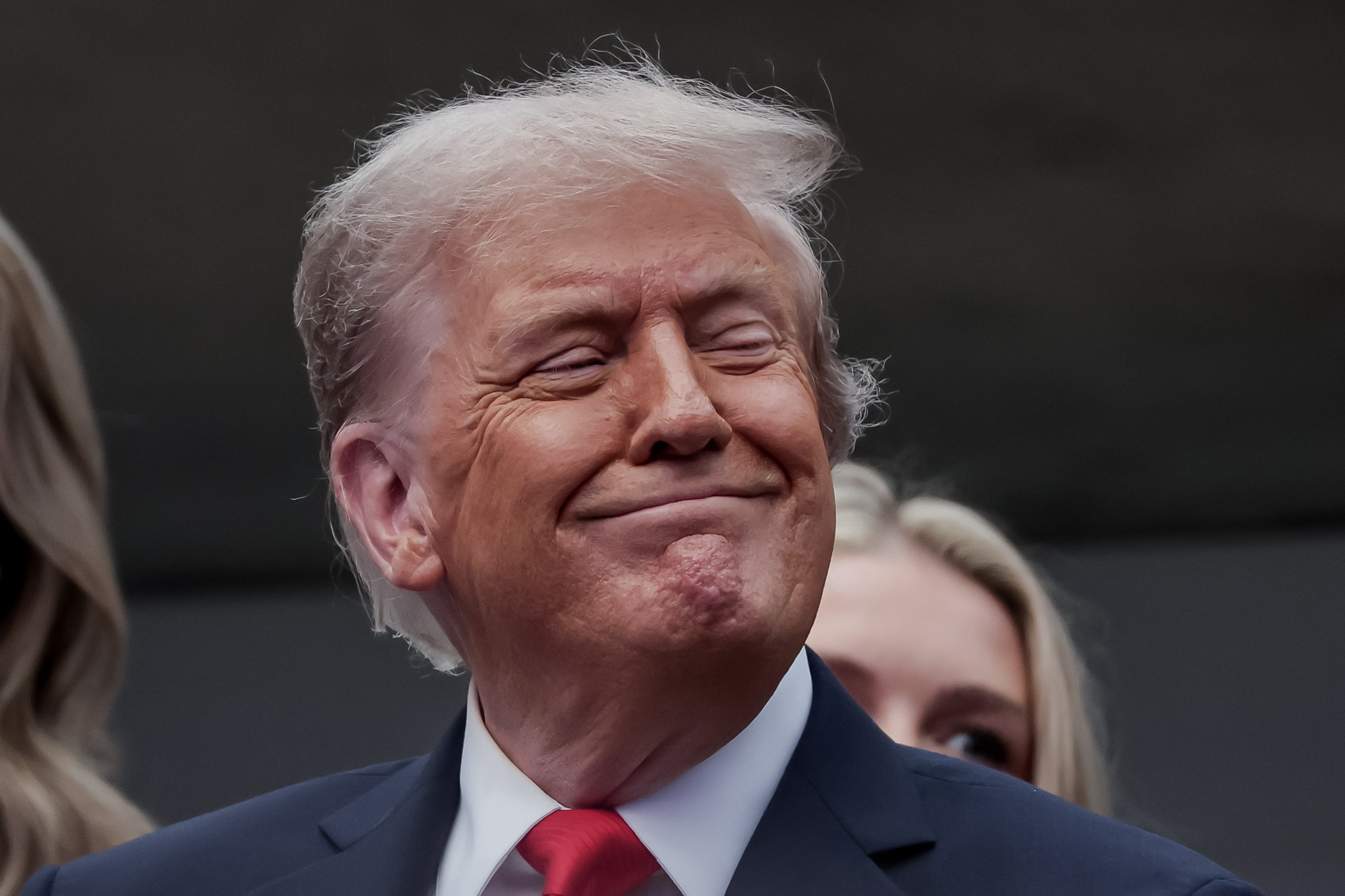 US President Donald J. Trump smiles after the mens singles final of the US;Open Tennis Championships at the USTA Billie Jean King National Tennis Center in Flushing Meadows, New York, USA, 07 September 2025. (Tenis, Nueva York) EFE/EPA/CRISTOBAL HERRERA ULASHKEVICH