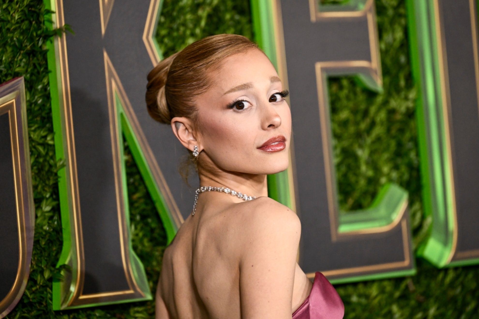 Fans speculate on Ariana Grande and Ethan Slaters relationship after VMAs no-show