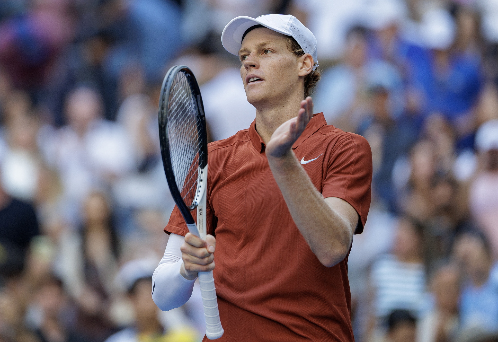 Which top-20 tennis player sent Jannik Sinners ex-girlfriend a desperate message begging for a date?