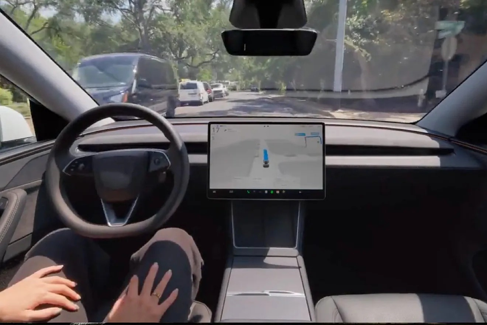 The viral and controversial video of a drunk man riding in his Tesla relying on the self-driving system: Take me home