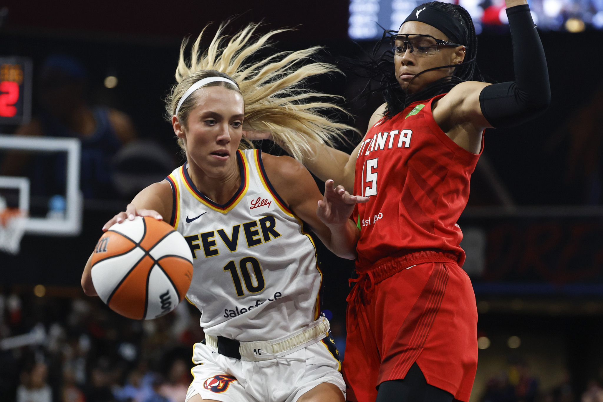 Lexie Hulls big steal against Dream sends Caitlin Clark, Sophie Cunningham, and the rest of the Fever bench into a frenzy