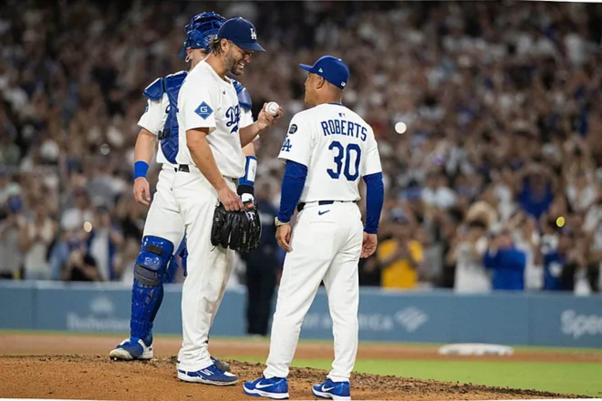 Clayton Kershaw apologized to Dave Roberts after his last start/