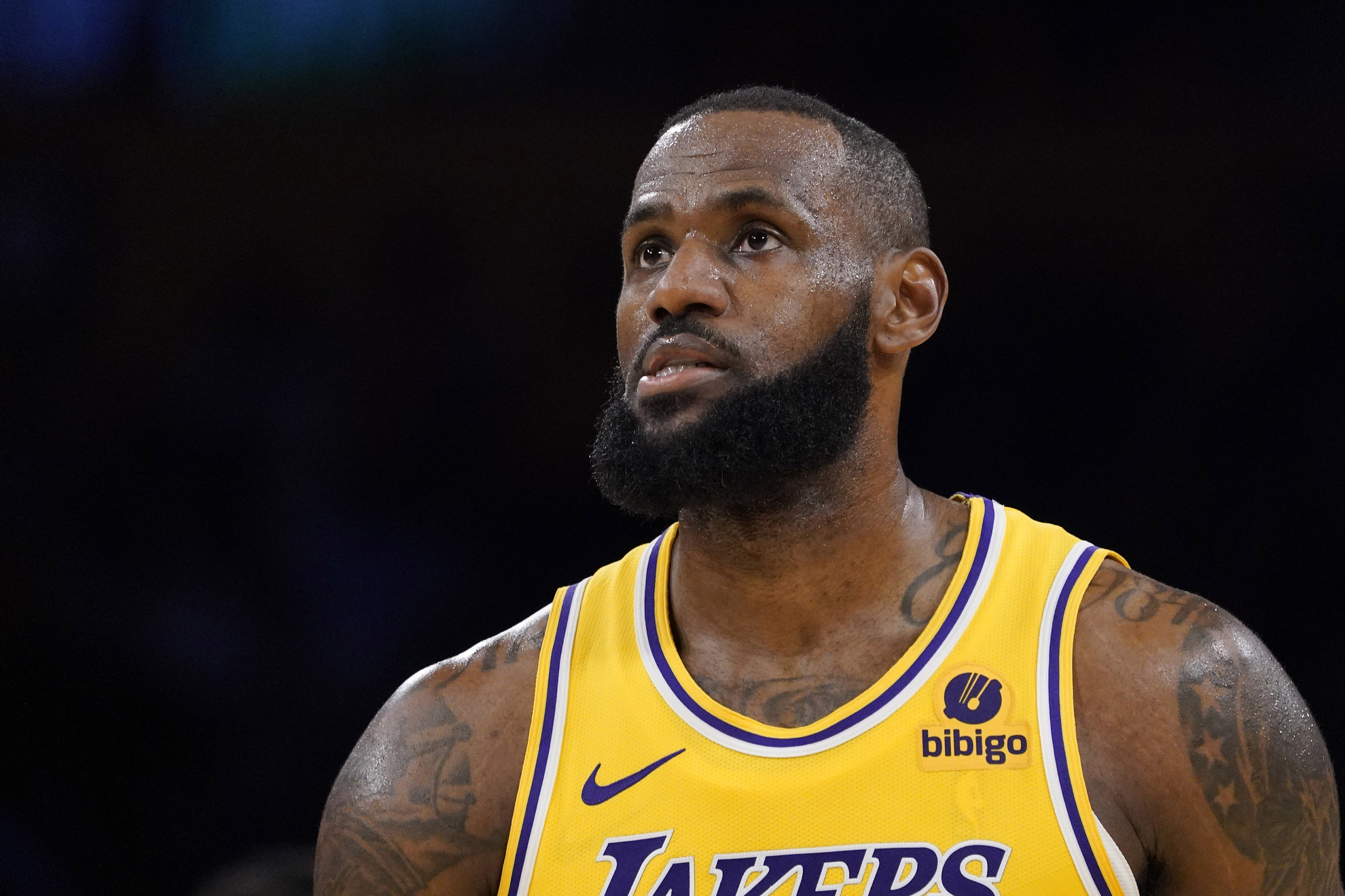 LeBron James has 7 convincing reasons to seal Mavericks swansong amid Lakers exit rumors