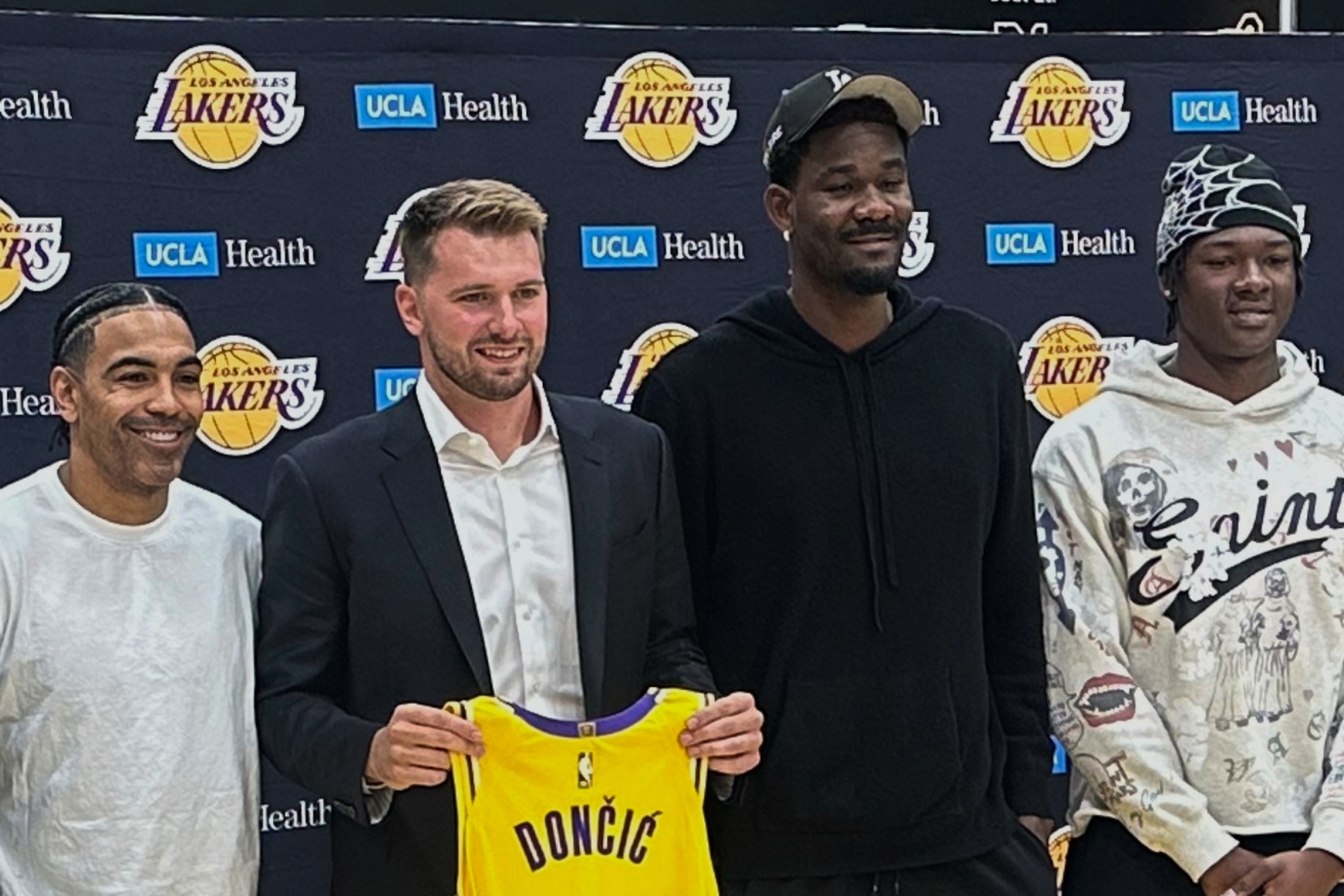 From bust talk to breakout? Why Deandre Ayton could outshine Anthony Davis in L.A.