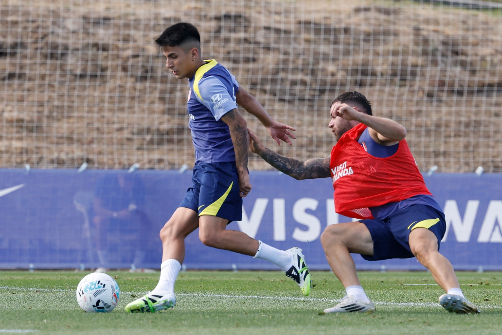 Almada, durante un entrenamiento con el Atl�tico.