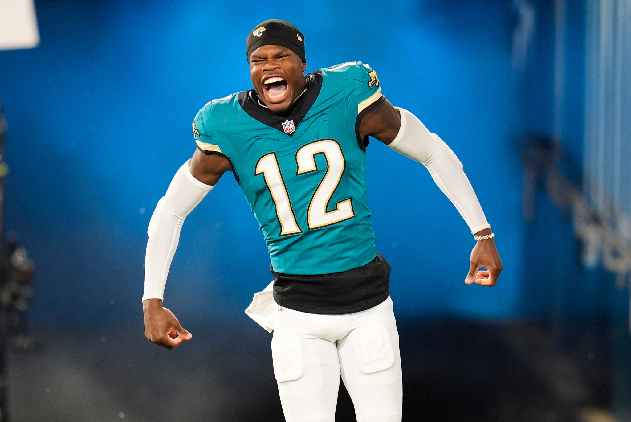 Jacksonville Jaguars wide receiver lt;HIT gt;Travis lt;/HIT gt; lt;HIT gt;Hunter lt;/HIT gt; runs onto the field before an NFL football game against the Kansas City Chiefs, Monday, Oct. 6, 2025, in Jacksonville, Fla. (AP Photo/John Raoux)