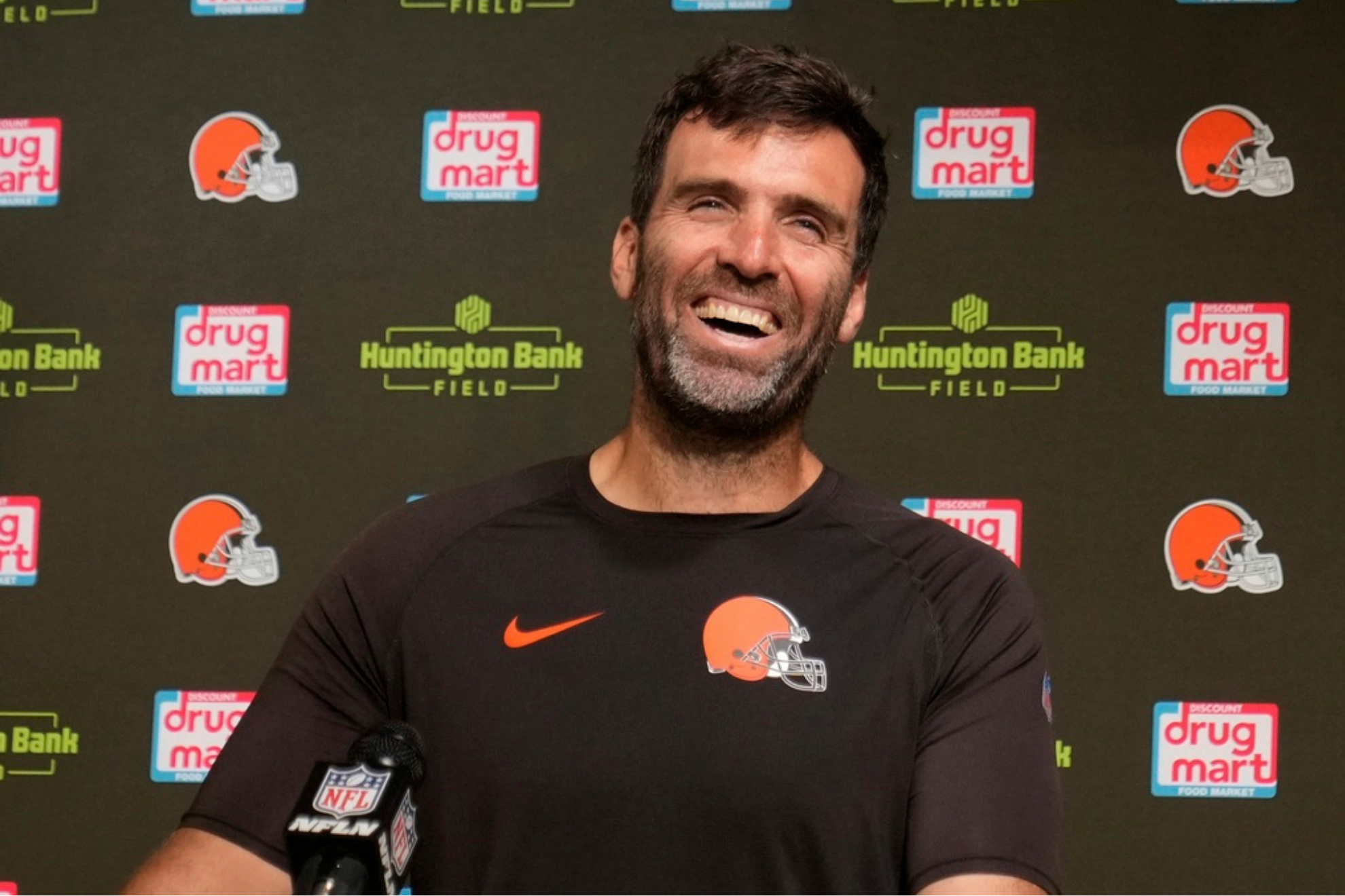 Former Cleveland Browns Joe Flacco smiles