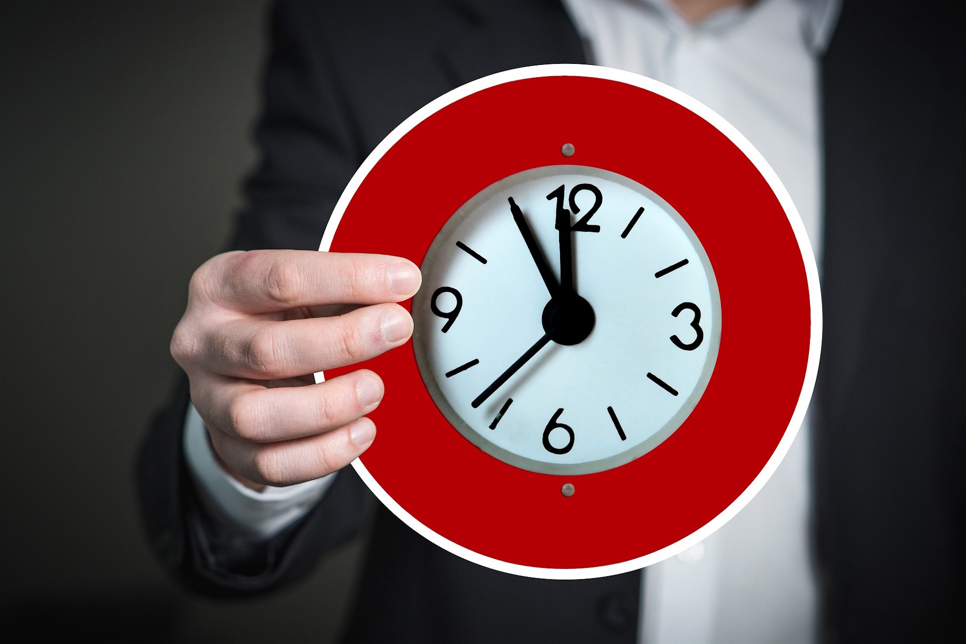 El BOE lo confirma: este es el día y la hora en la que España pasará al horario de invierno