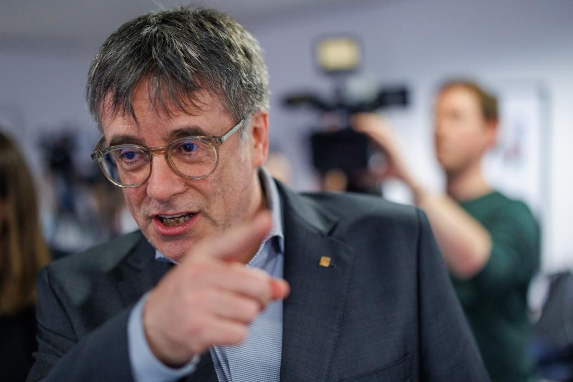 Procesan a los tres mossos acusados de ayudar a huir a Puigdemont