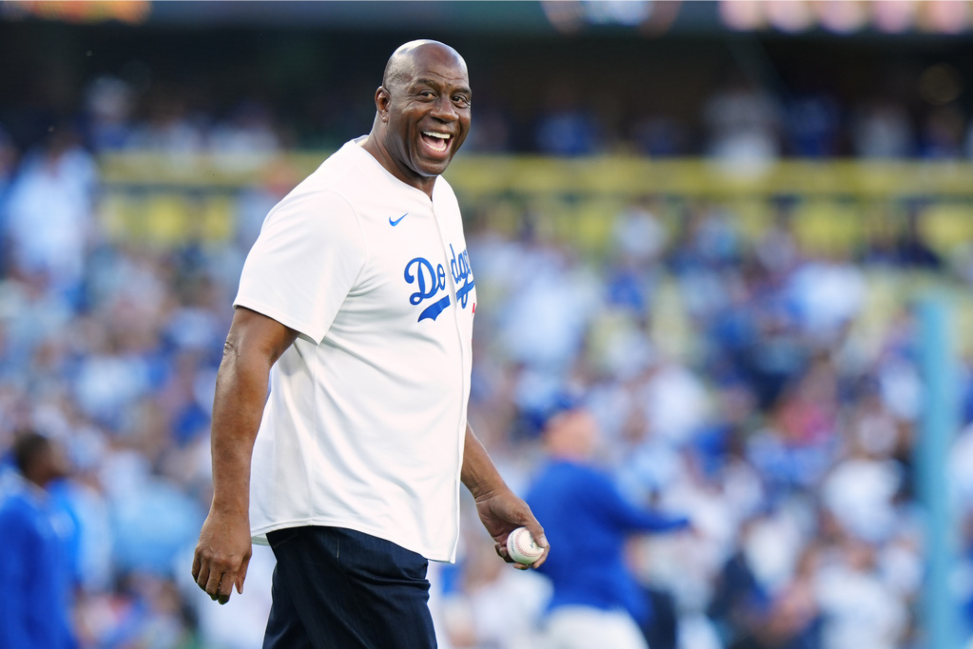 Magic Johnsons Game 5 commentary sparks hilarious response from Blue Jays pitcher