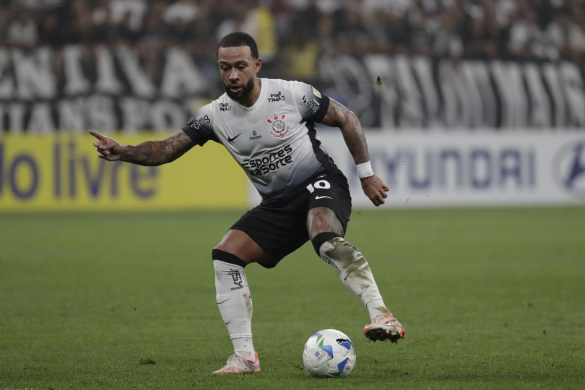 Memphis Depay no seguirá en el Corinthians