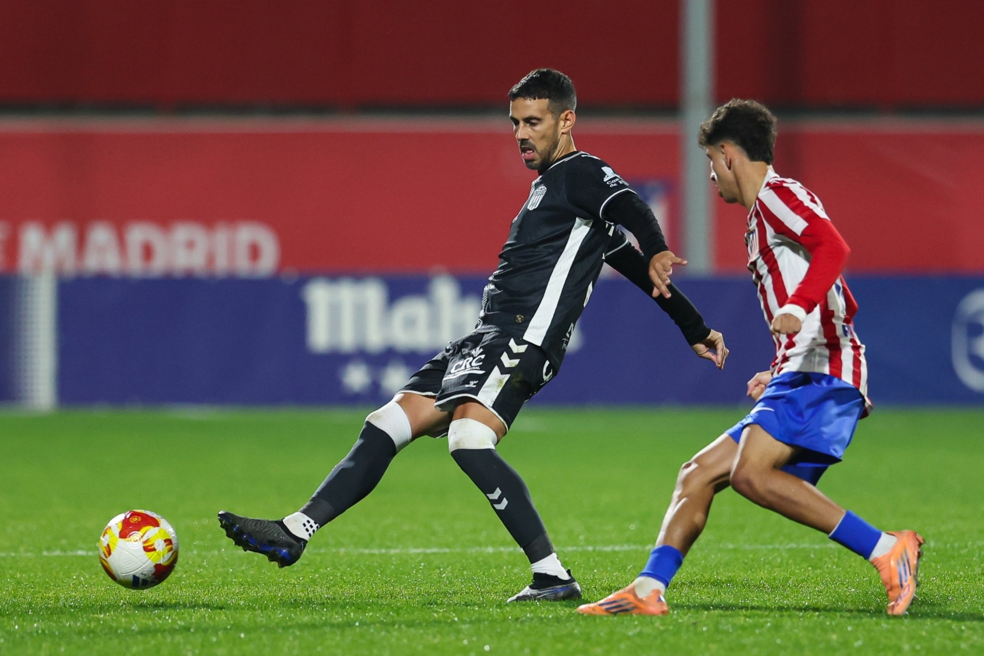 Una acci�n del duelo entre Atl�tico Madrile�o y Eldense.