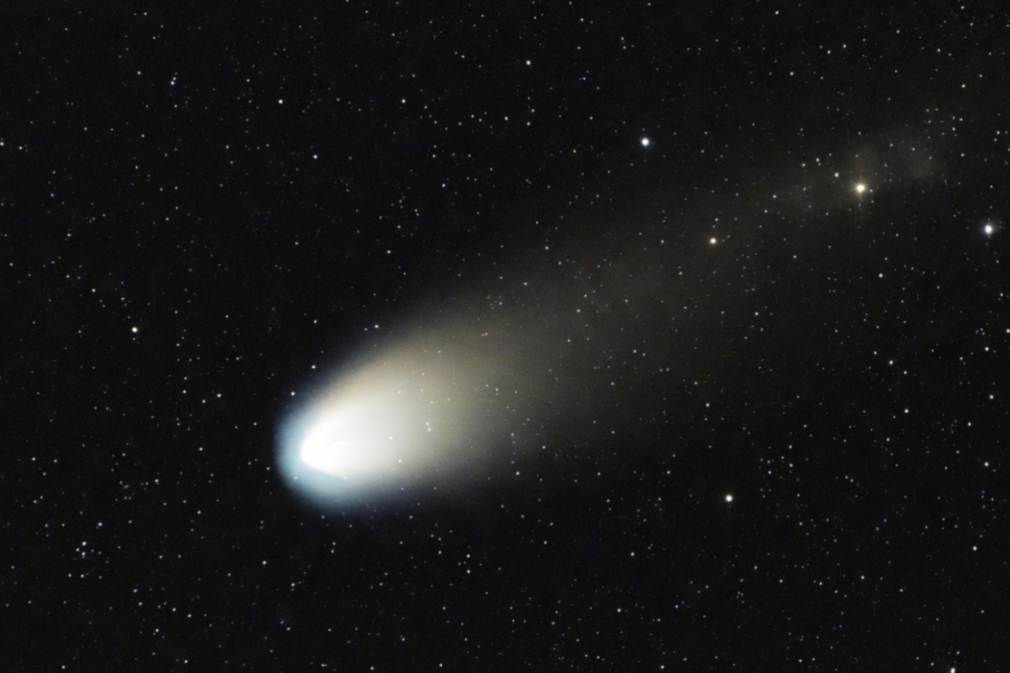 Stunning images of 3I/ATLAS: the mysterious object has a tail more than 3 million kilometers long and will soon pass close to Earth