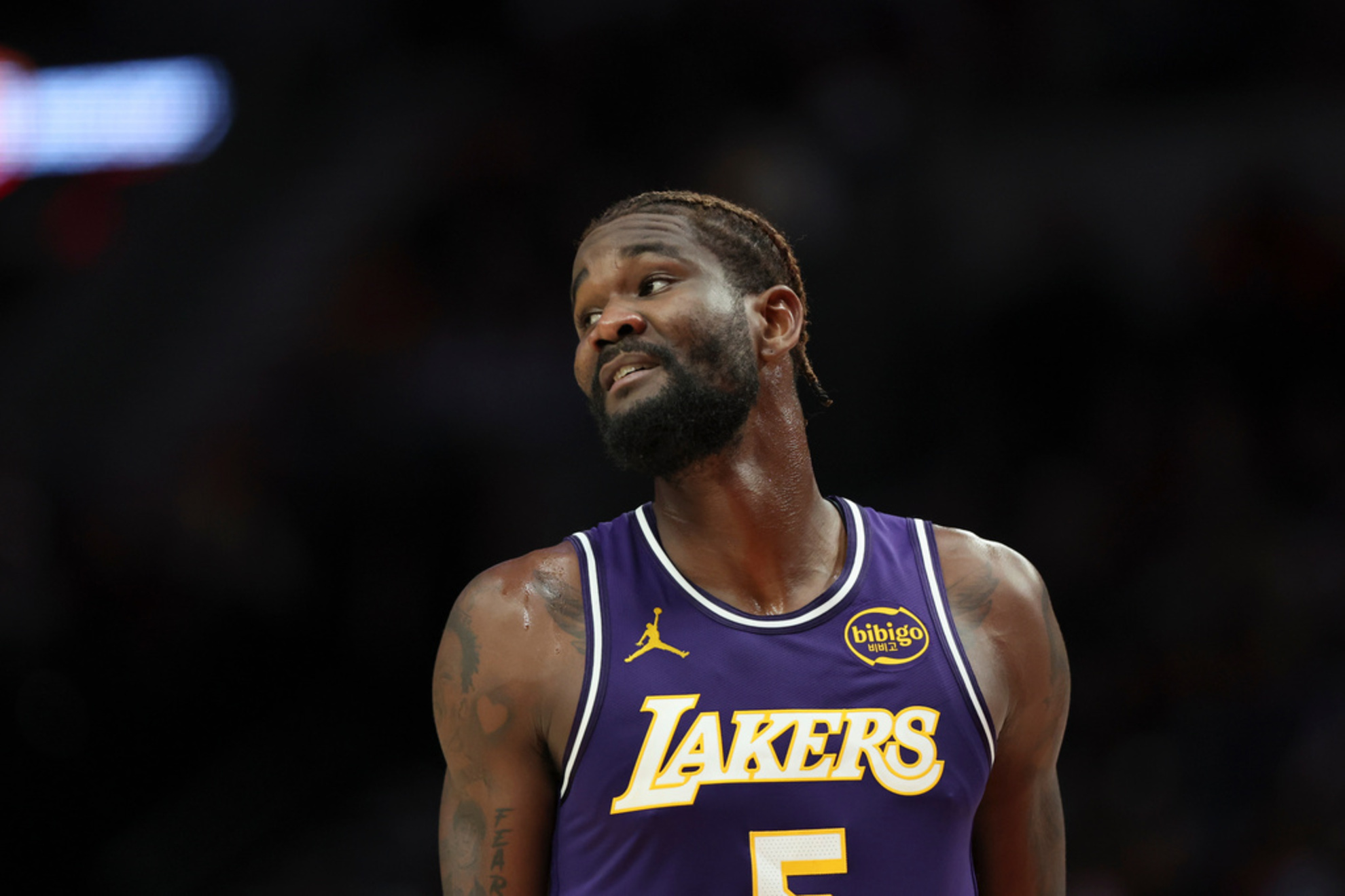 Los Angeles Lakers center Deandre Ayton
