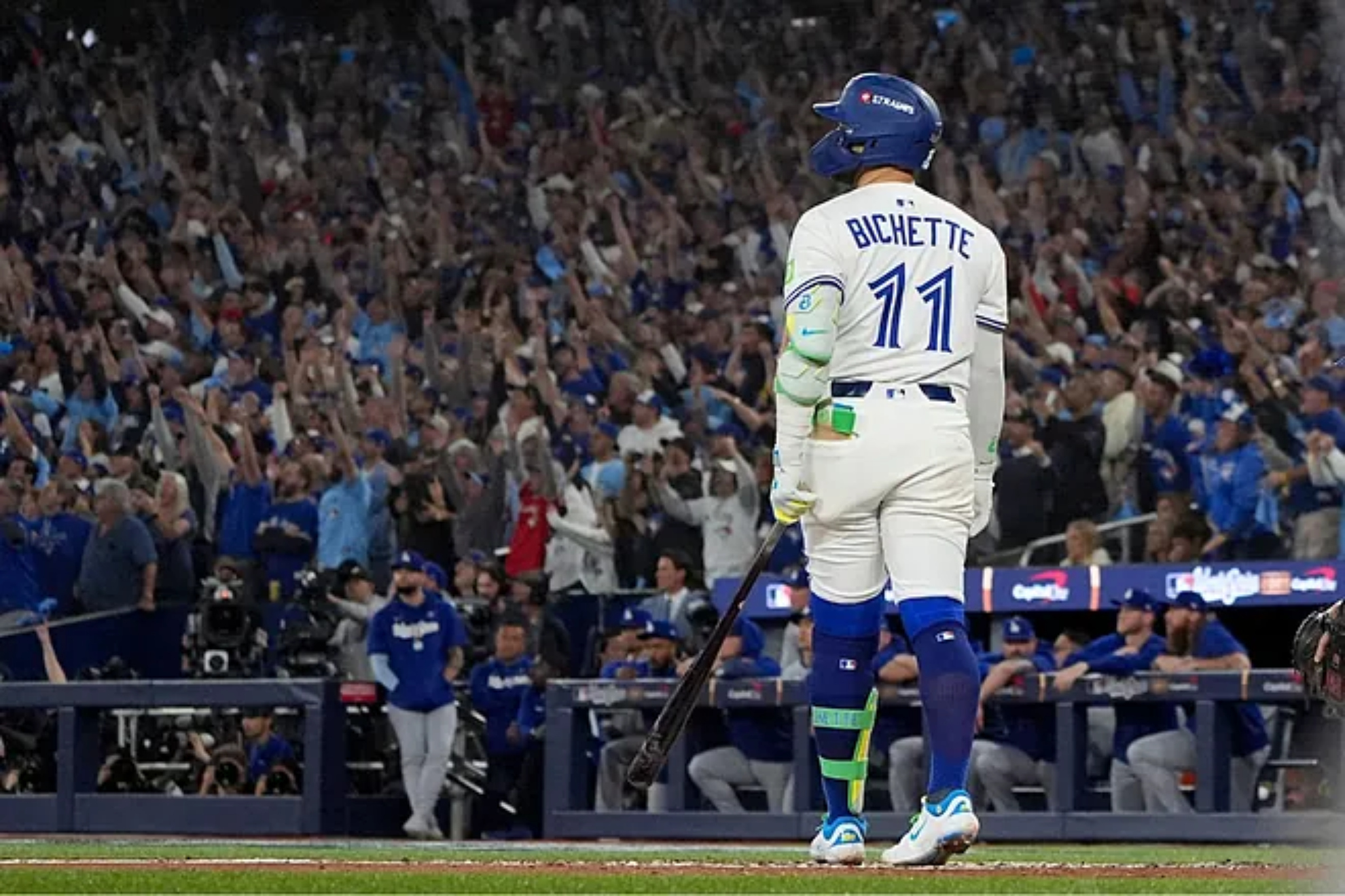 Dodgers threaten to steal Bo Bichette from the Blue Jays.