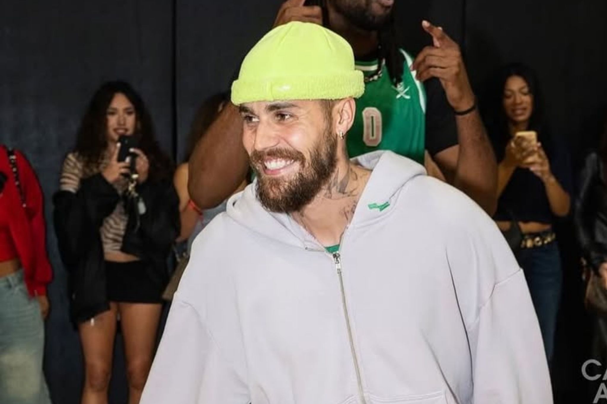 Justin Bieber turns an ordinary day on the road