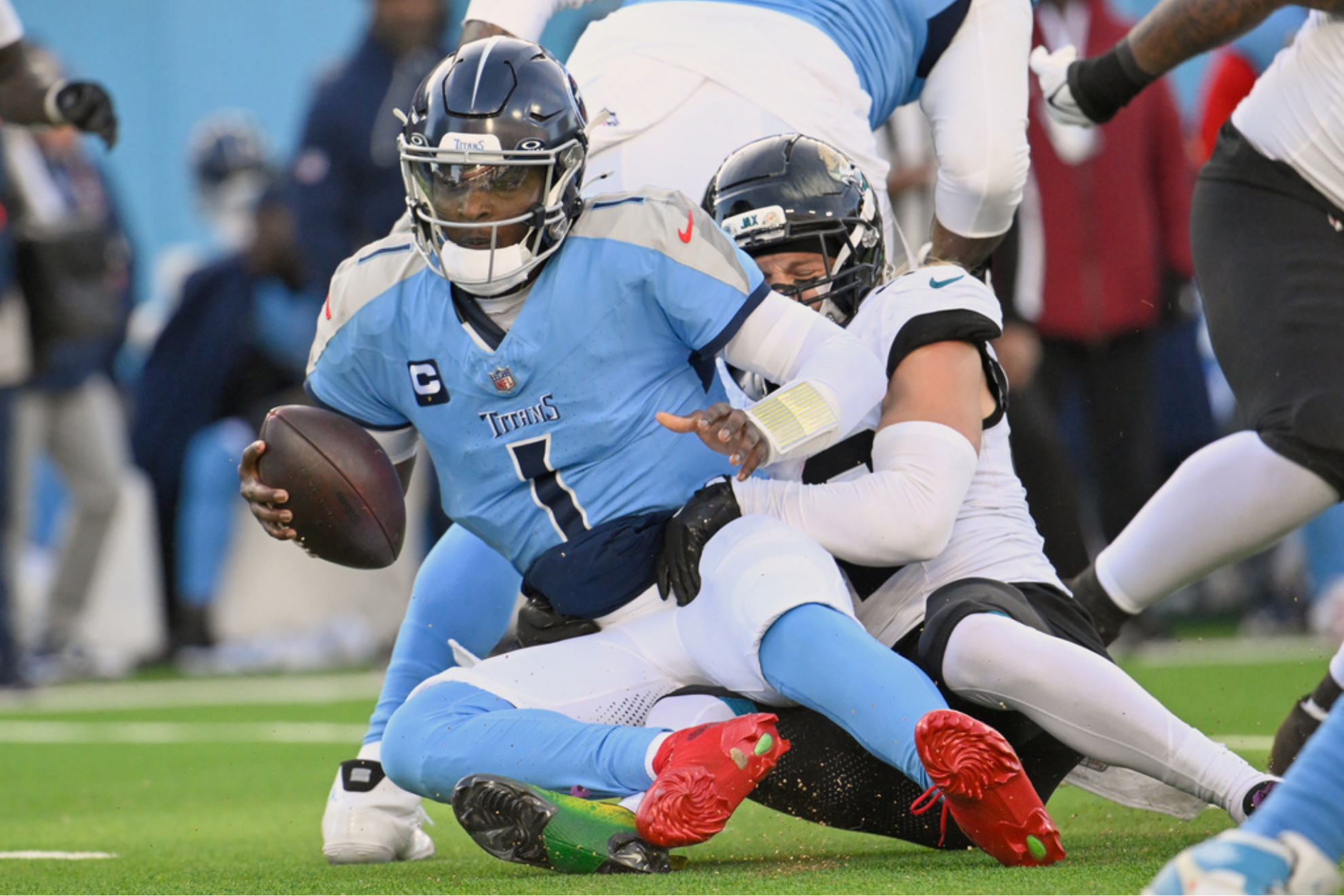 Tennessee Titans quarterback Cam Ward