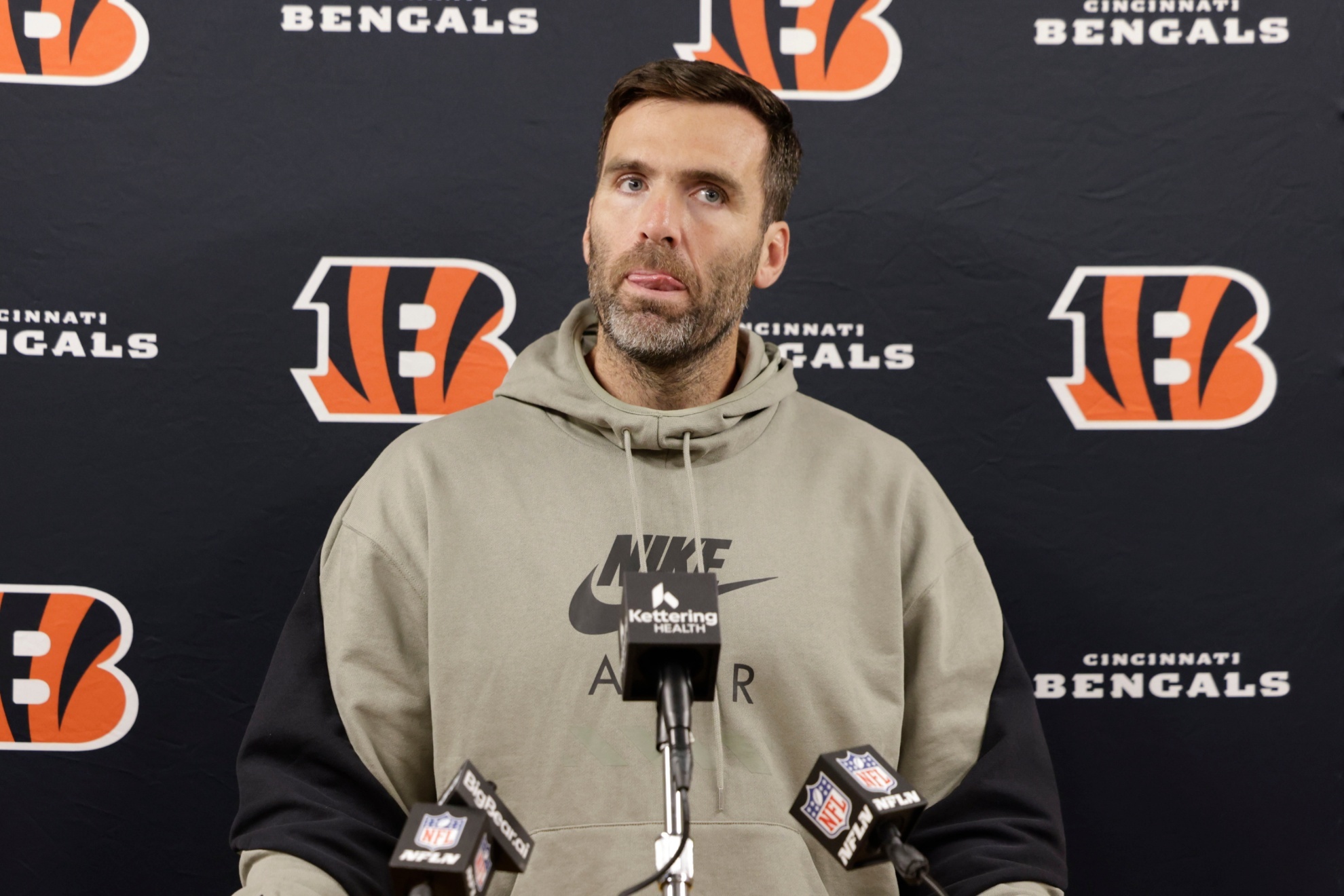 Joe Flacco fights off brutal rumor amid Bengals collapse.