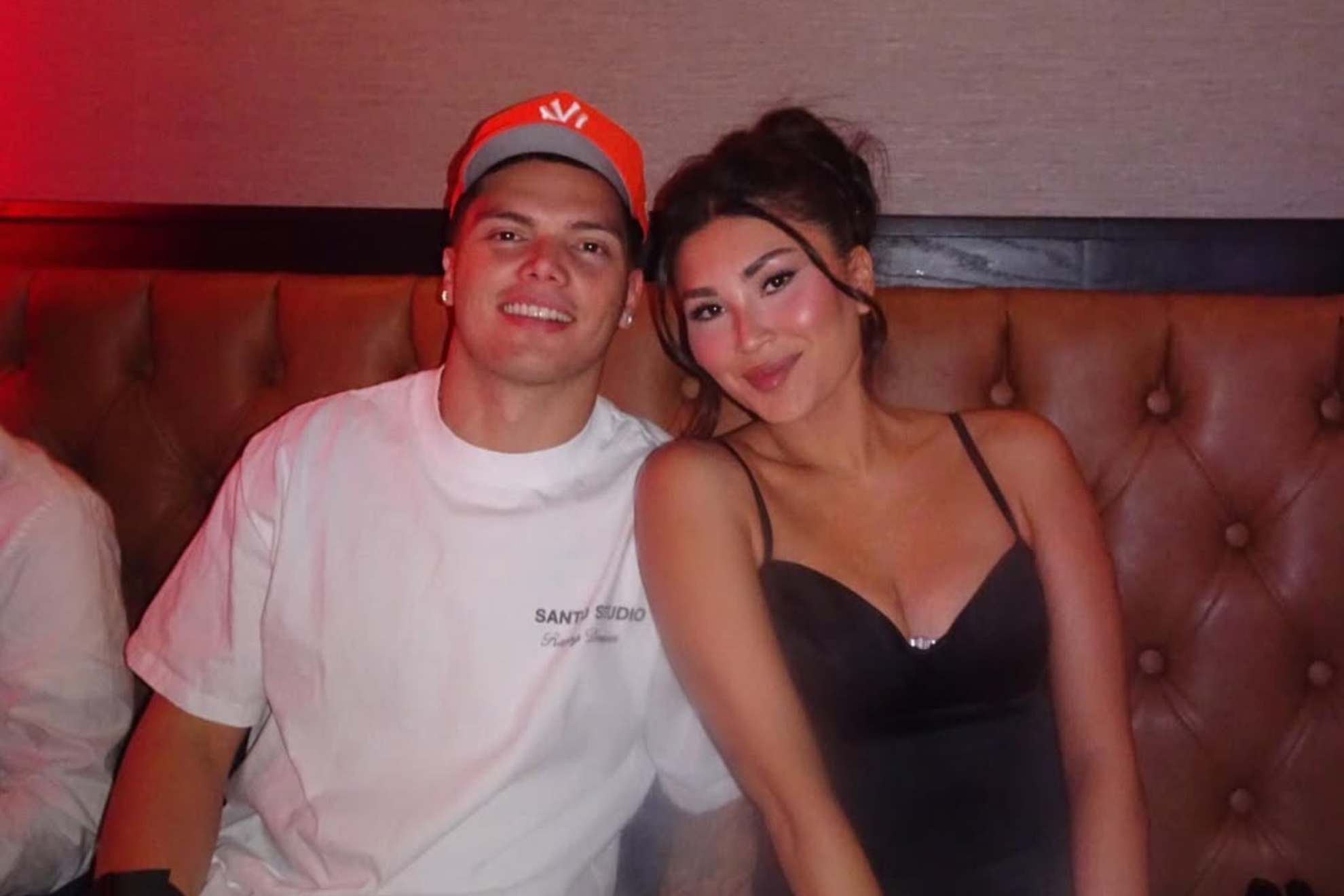 Zo Caswells tender gesture to her fianc� Dillon Gabriel at Browns game