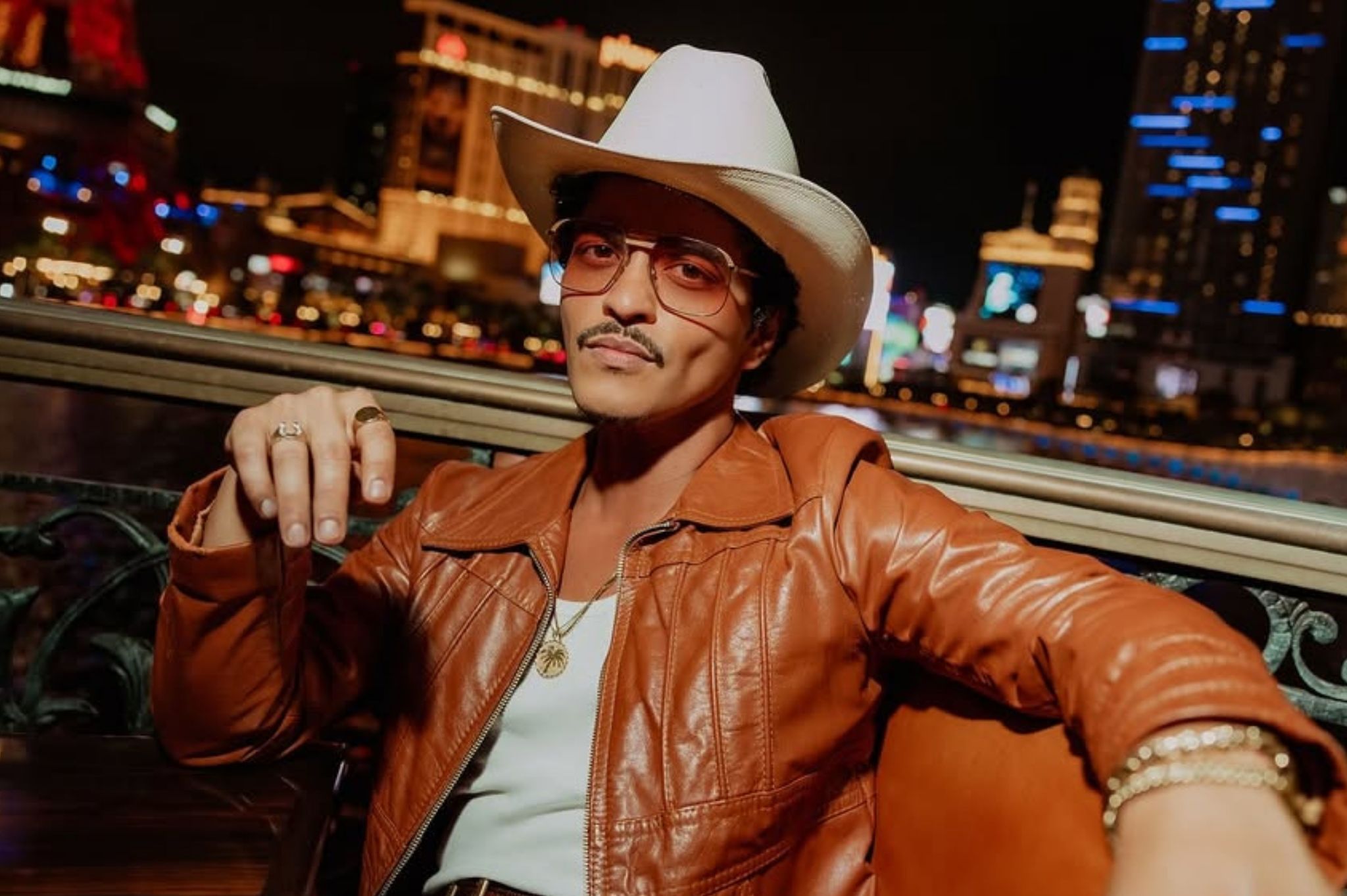 Bruno Mars leaves fans stunned