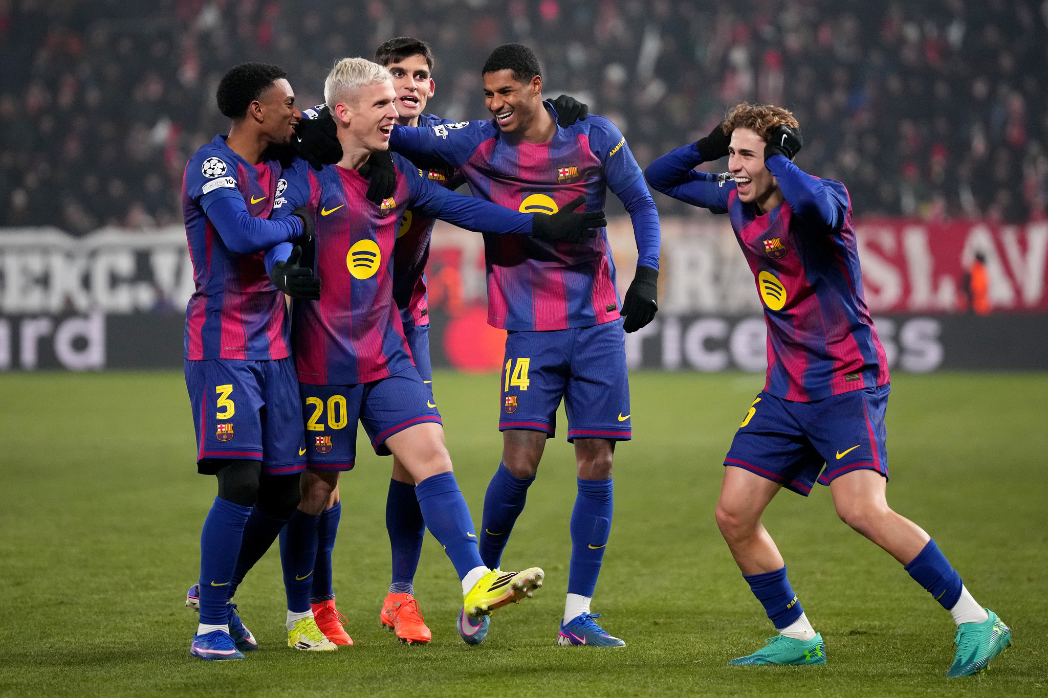 Slavia Praga - Barça en directo: ¡Golazo de Dani Olmo! | Champions League hoy en vivo