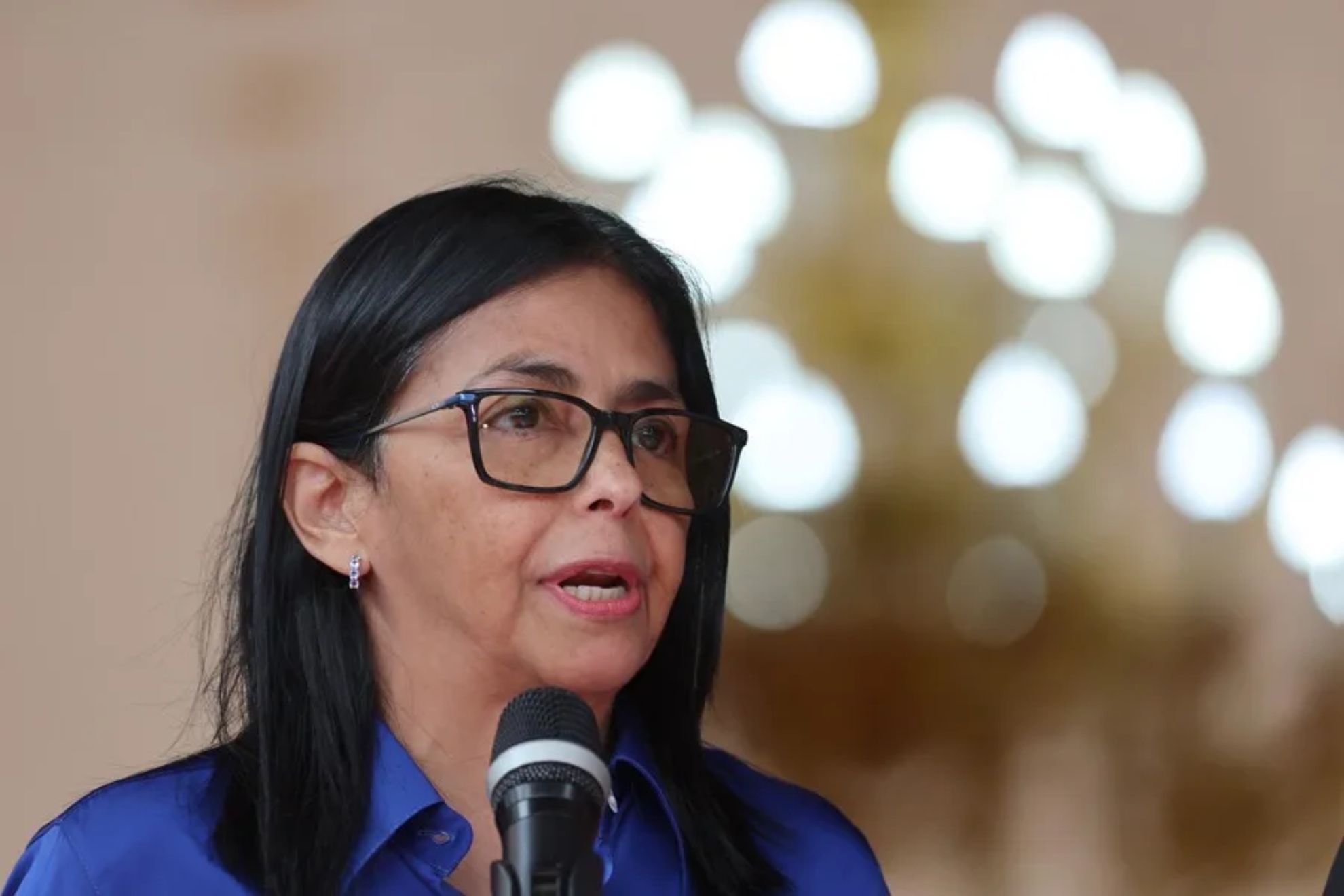 Delcy Rodríguez se querella contra Aldama