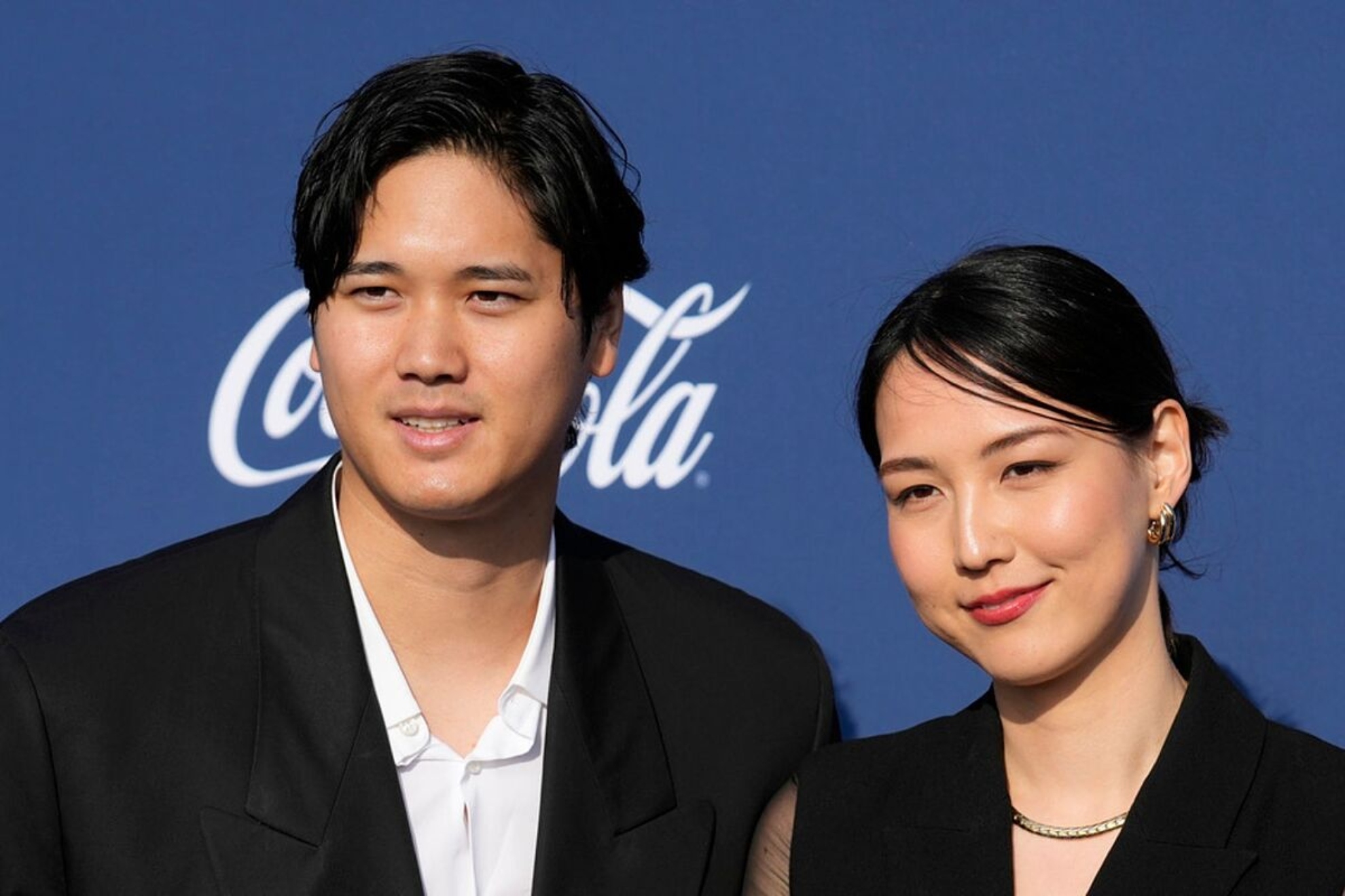 Mamiko Tanaka steals the spotlight and eclipses her husband Shohei Ohtani at BBWAA gala