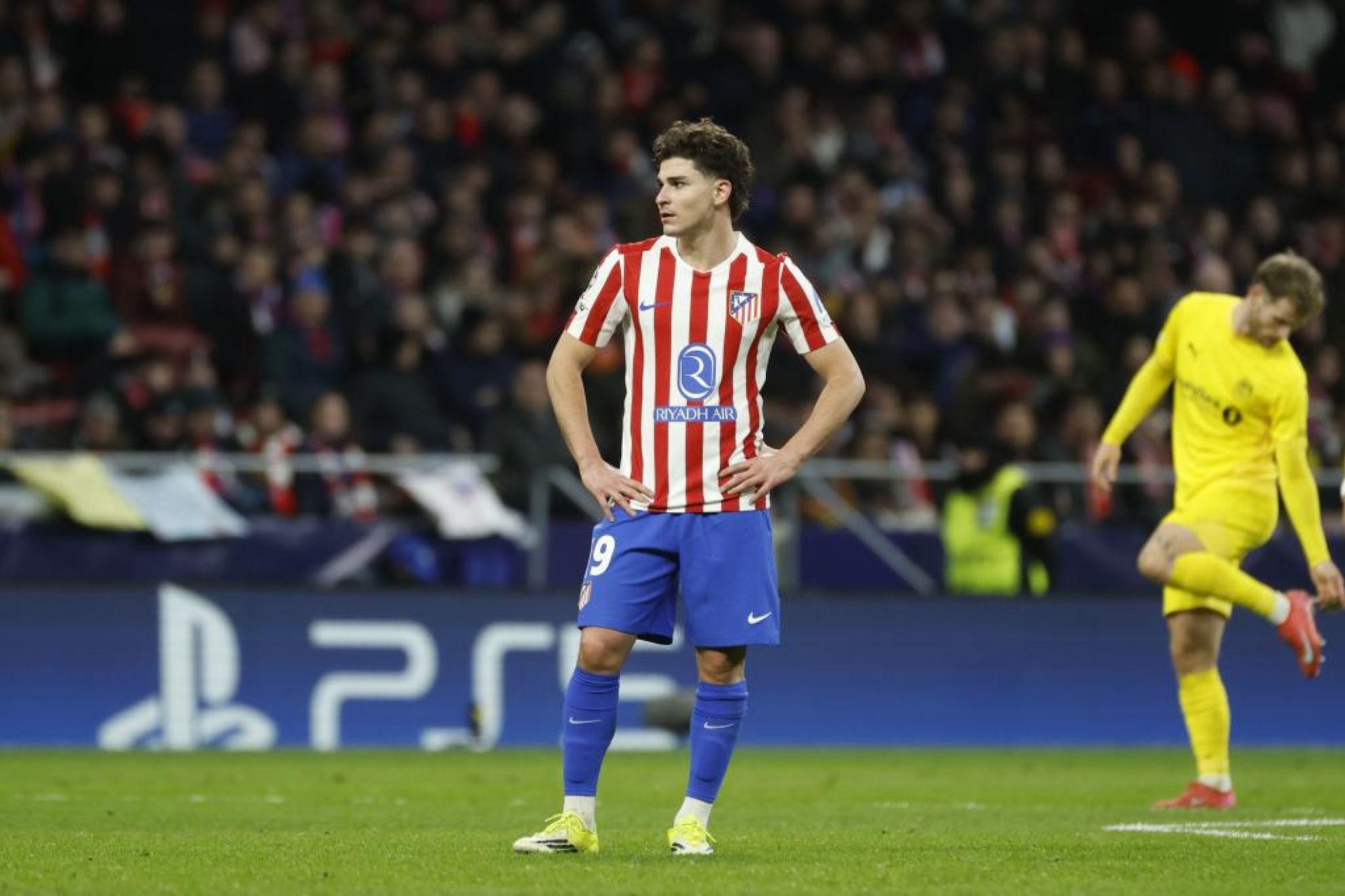 Juli�n, en un partido del Atl�tico.