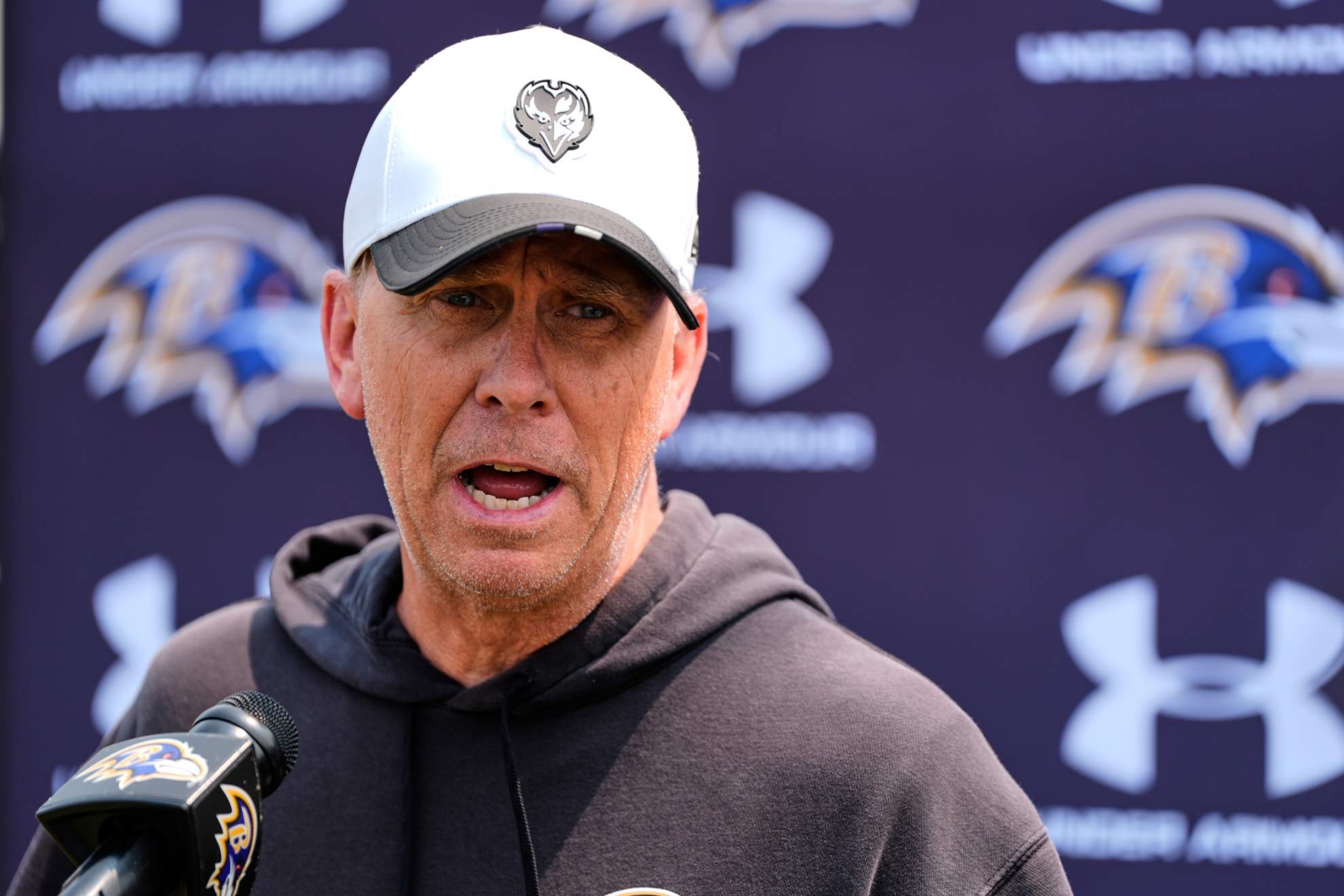 Clevelands hire of Todd Monken derails John Harbaughs plans in New York as the Giants scramble for an offensive coordinator.