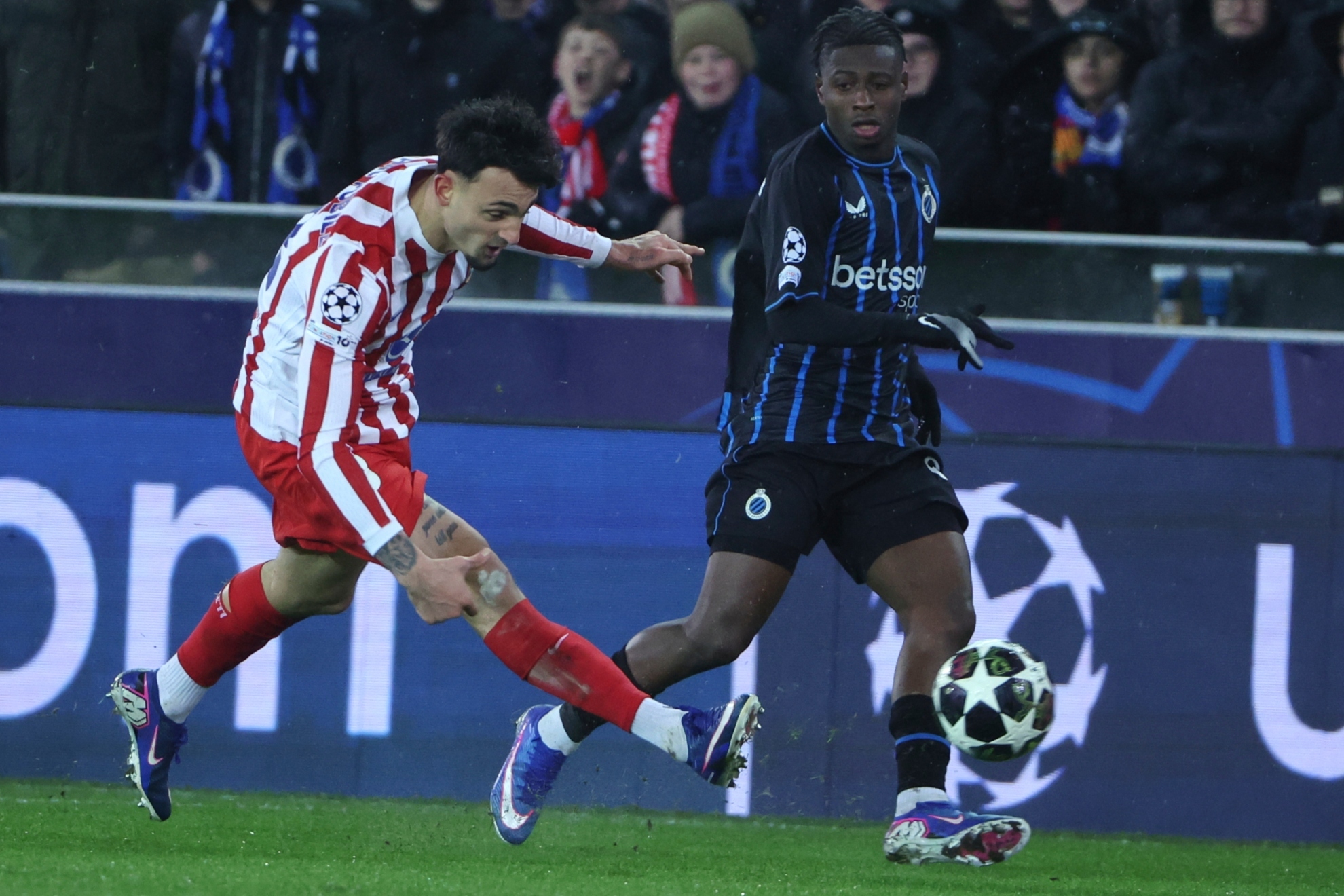 Pubill, en una acci�n del partido ante el Brujas.