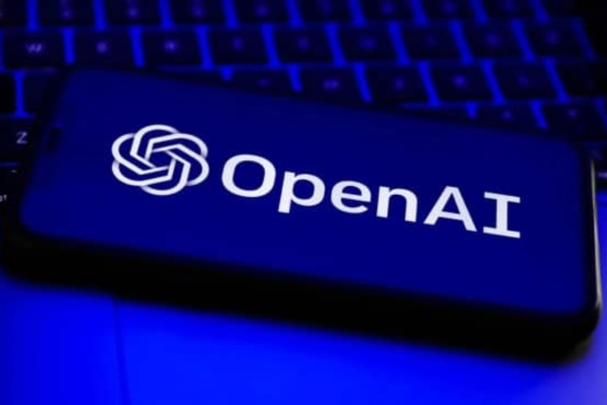 OpenAI retrasa su modelo más reciente por temas de seguridad y ante nuevas presiones del sector