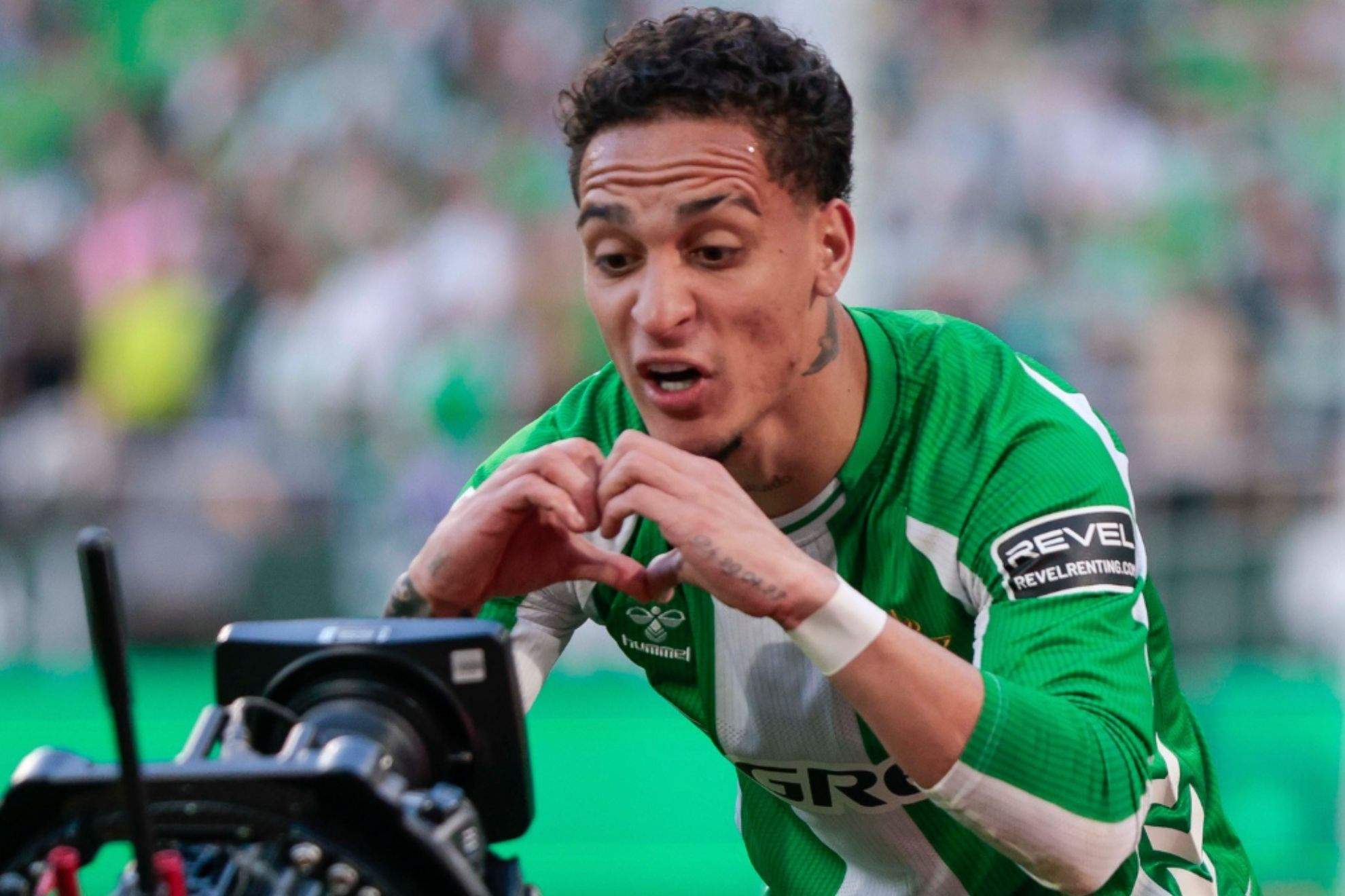 Antony scores a wild bicycle kick goal for Betis against Sevilla in a very intense game