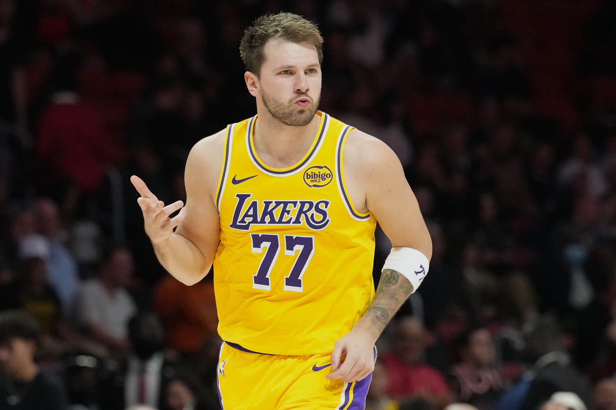 The Lakers extend their winning streak to eight games, thanks to Luka Doncic's best performance of the year