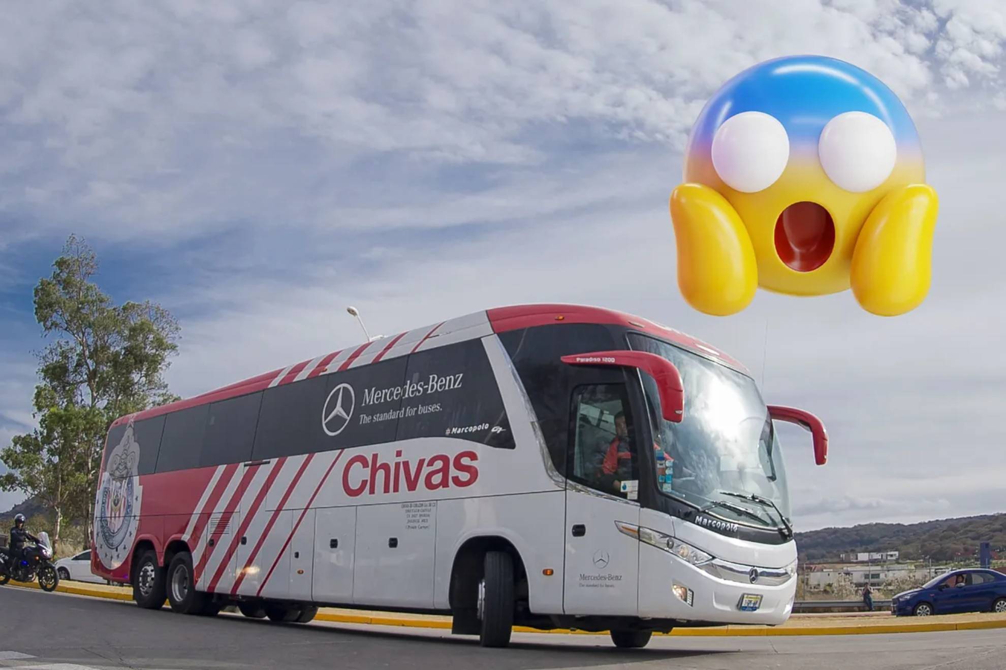 Chivas bus suffers mishap before match against Monterrey