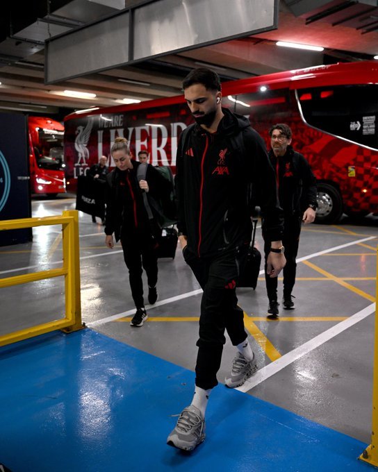 Mamardashvili llega al Etihad Stadium 