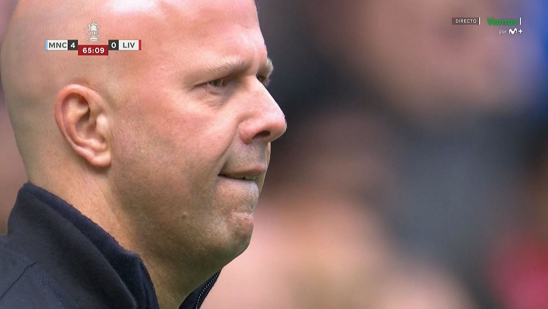 La cara de Arne Slot lo dice todo... 4-0.