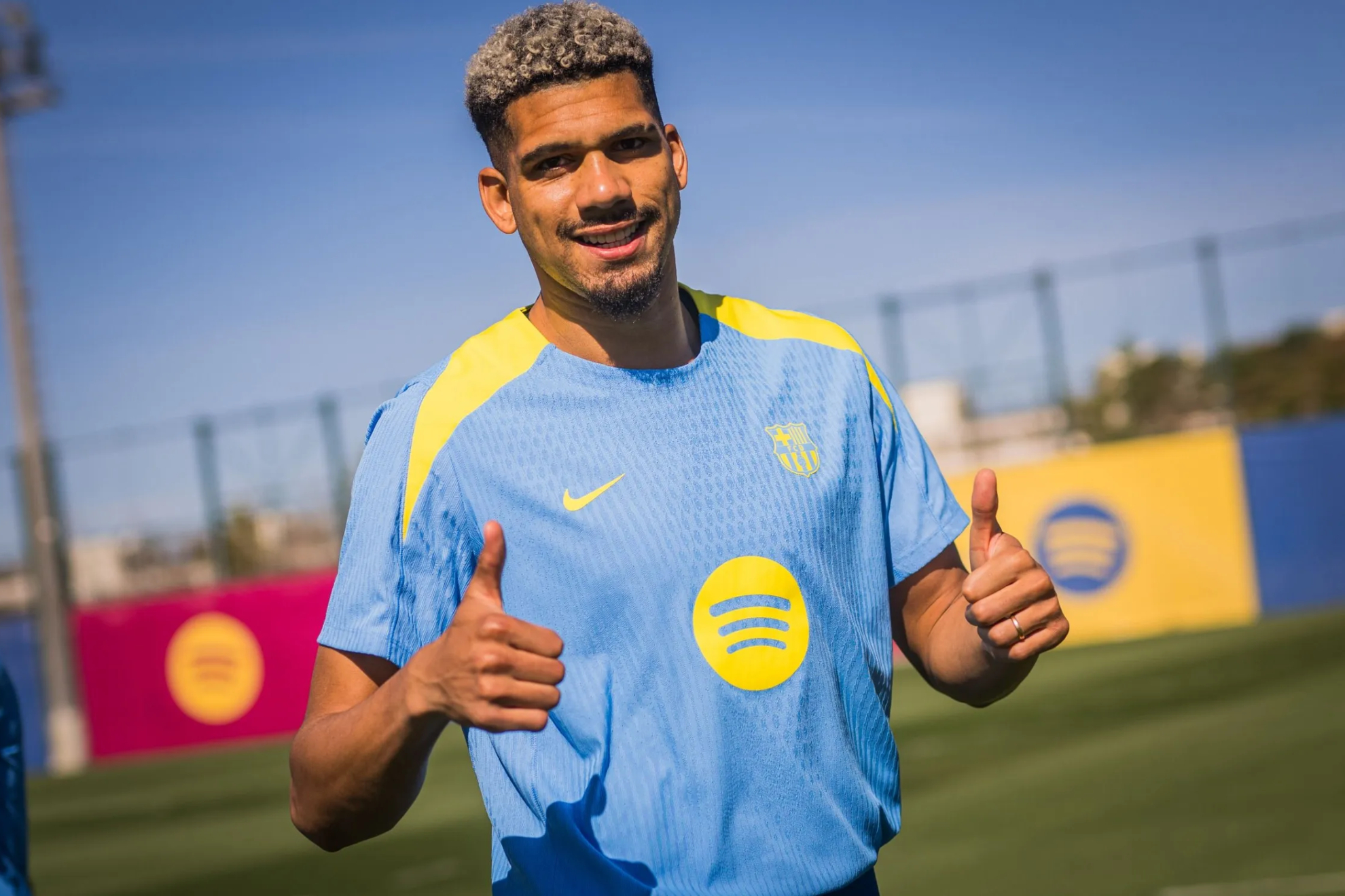 El Inter se retira de la puja por Araujo
