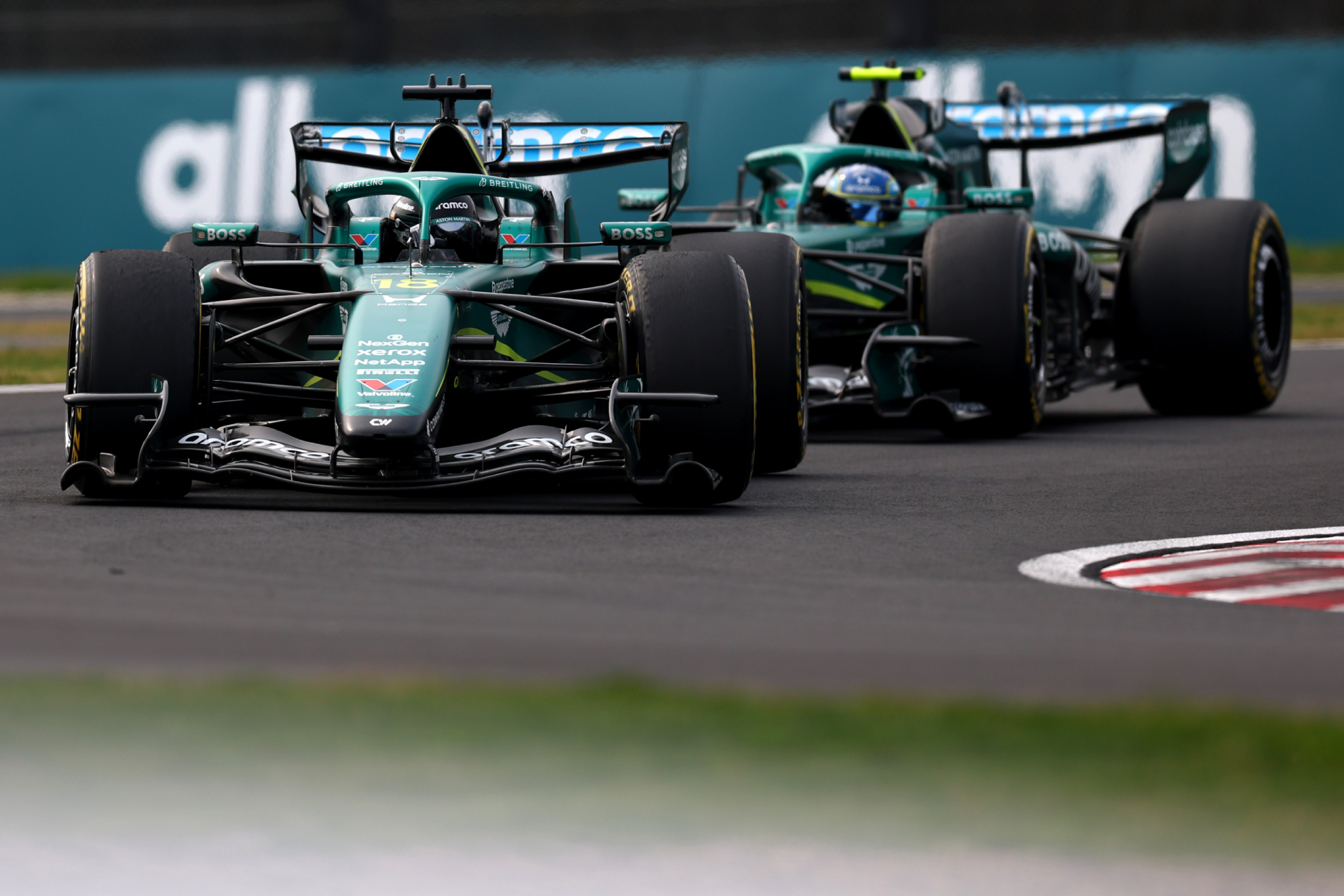 Aston Martin empeora a McLaren-Honda