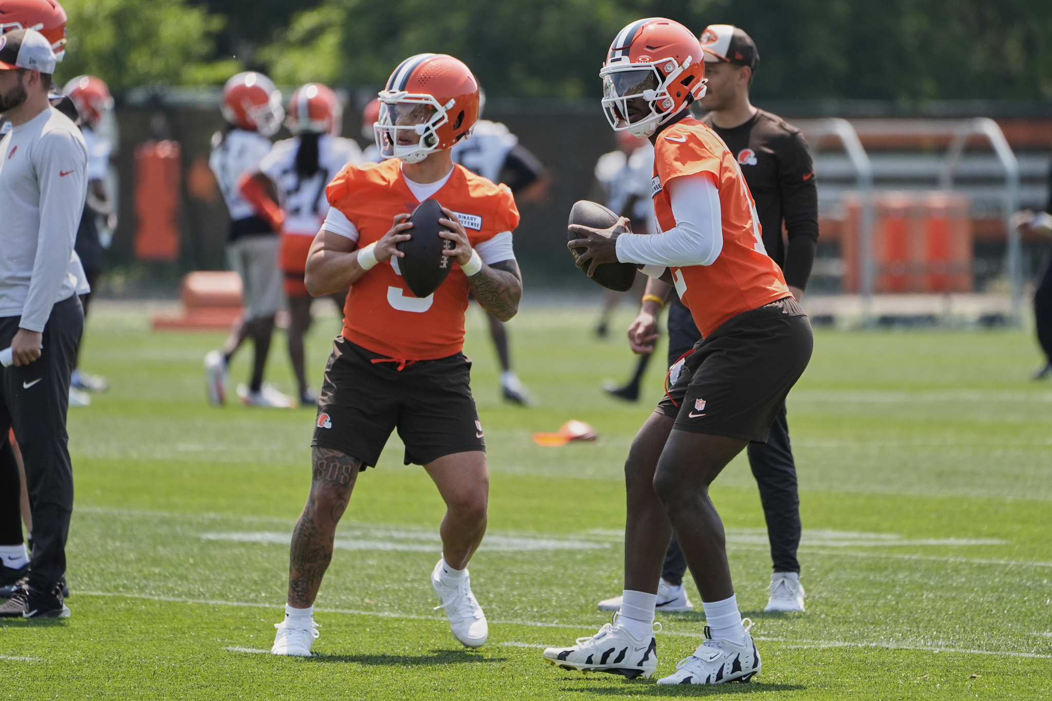 Dillon Gabriel isnt going away in Shedeur Sanders quest to be the unquestioned Cleveland Browns starting quarterback.