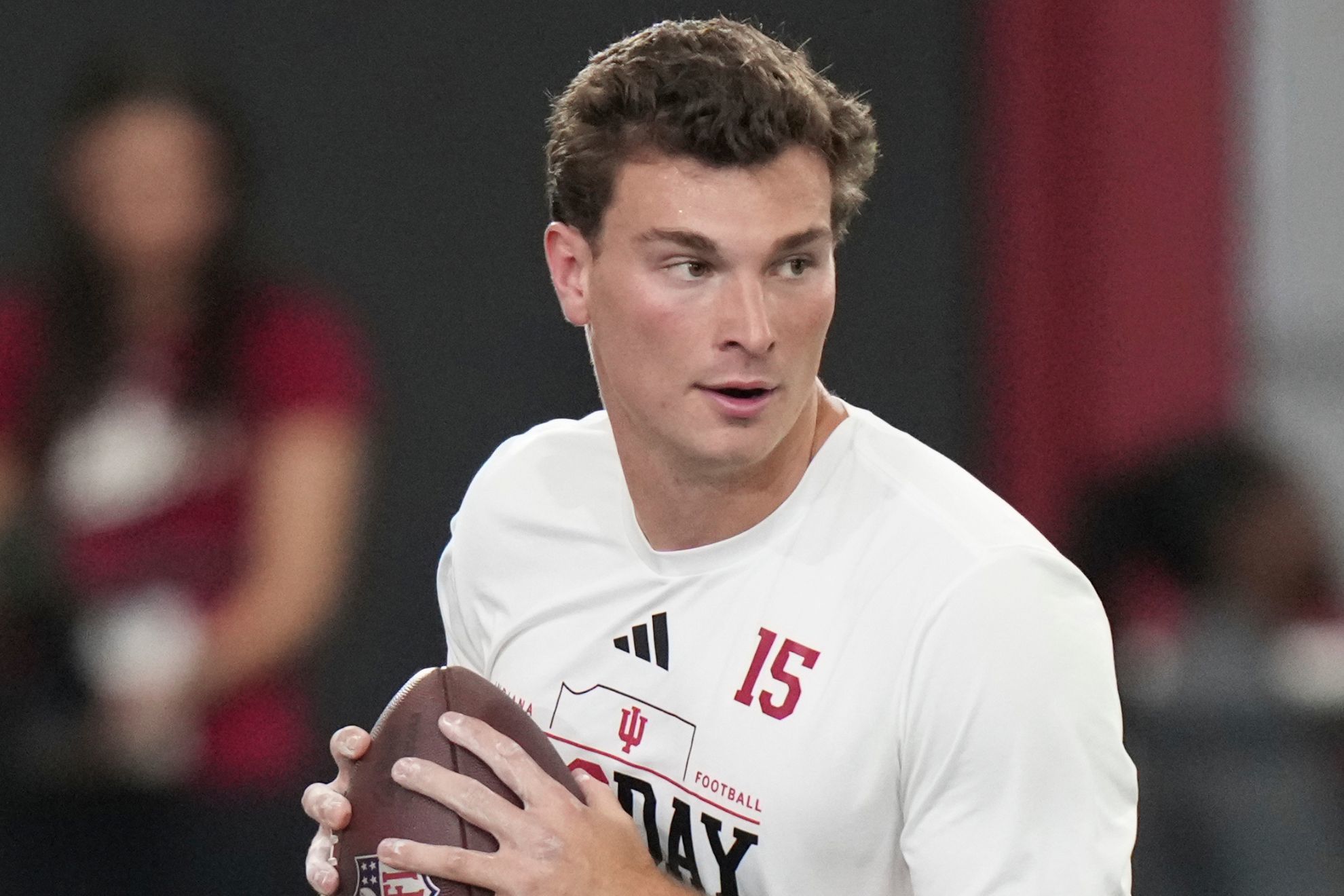 Fernando Mendoza narrows realistic quarterback landing spots to just 11 in latest draft projection