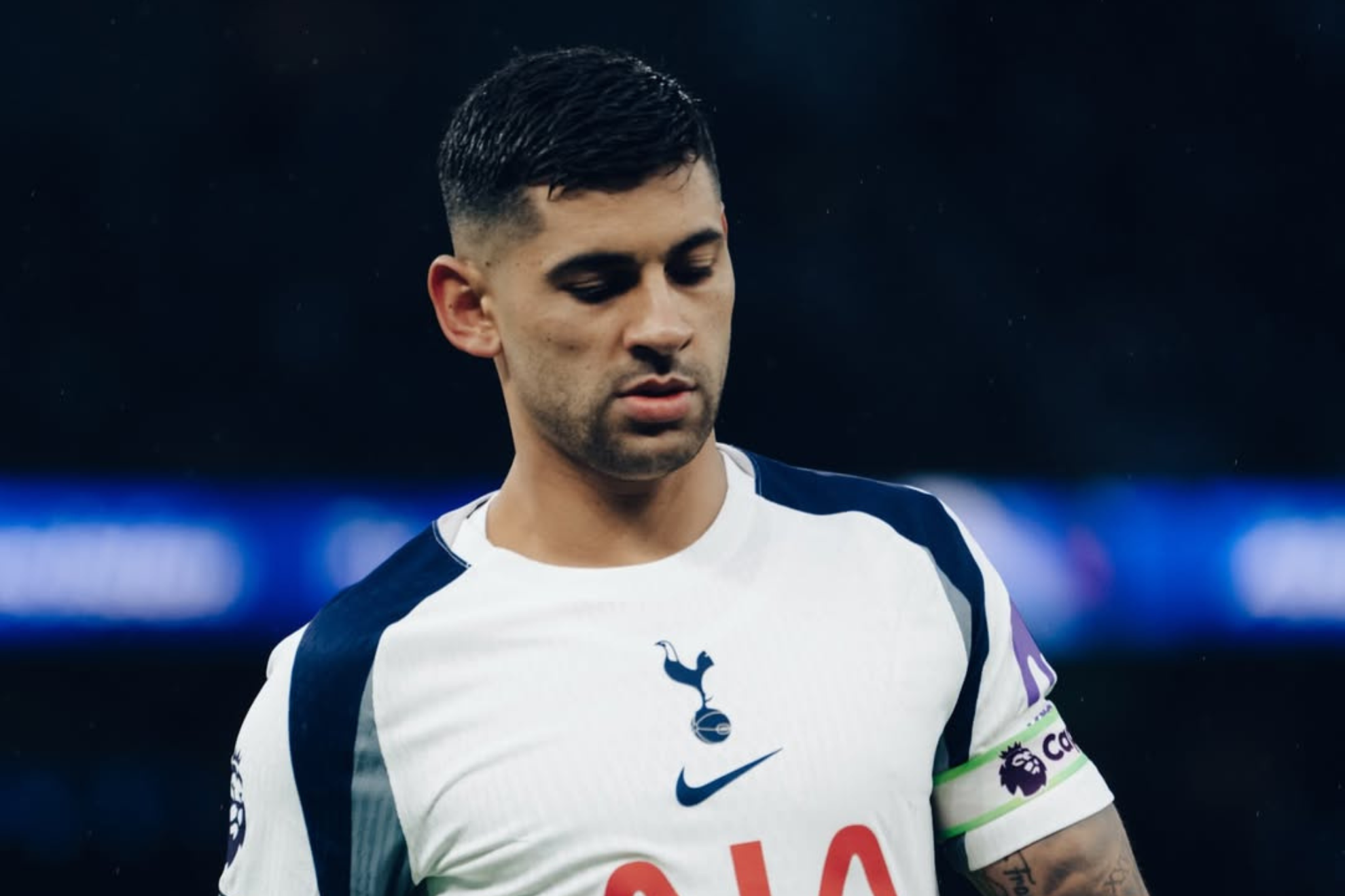 Cuti walks and stays calm in the face of a provocative comment