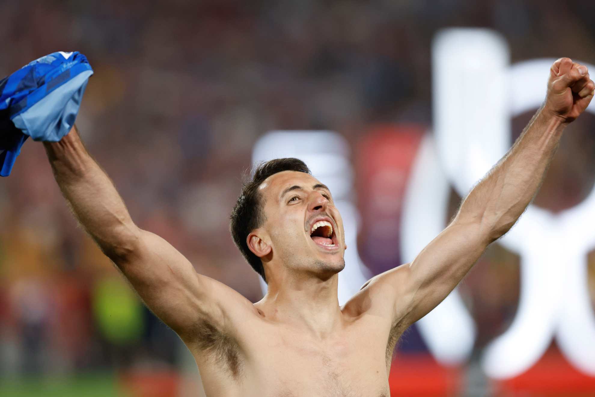 Mikel Oyarzabal festeja el t�tulo de Copa en La Cartuja