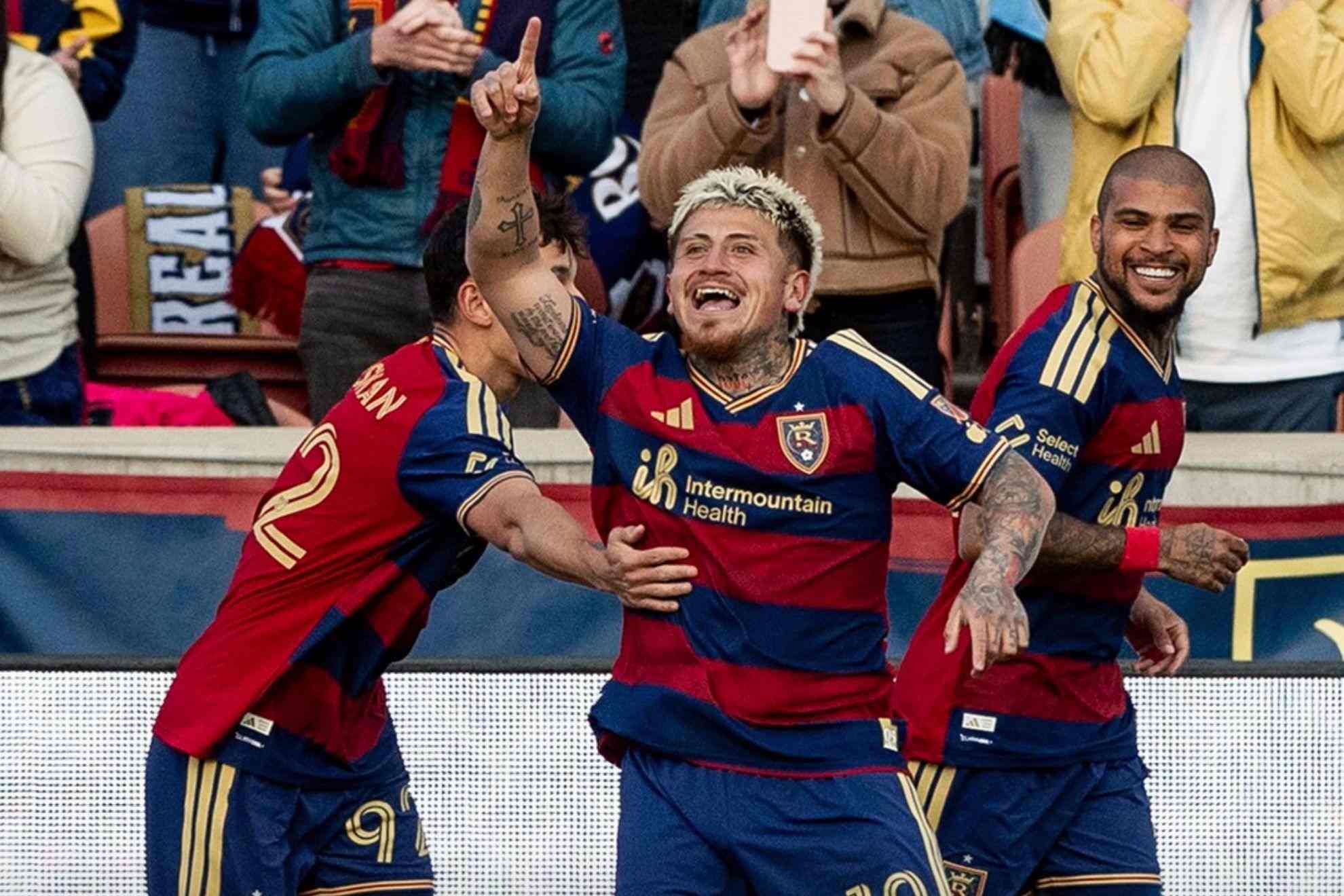 Diego Luna is causing Pochettino a big headache with World Cup push